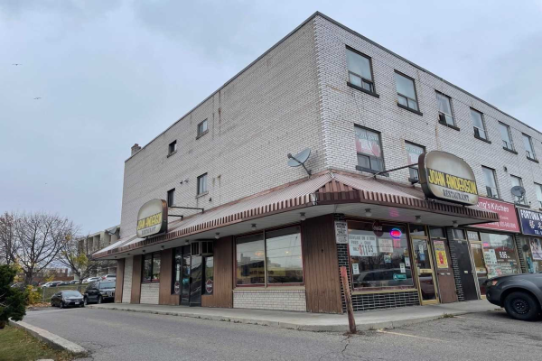 1069 Dundas St W, Mississauga