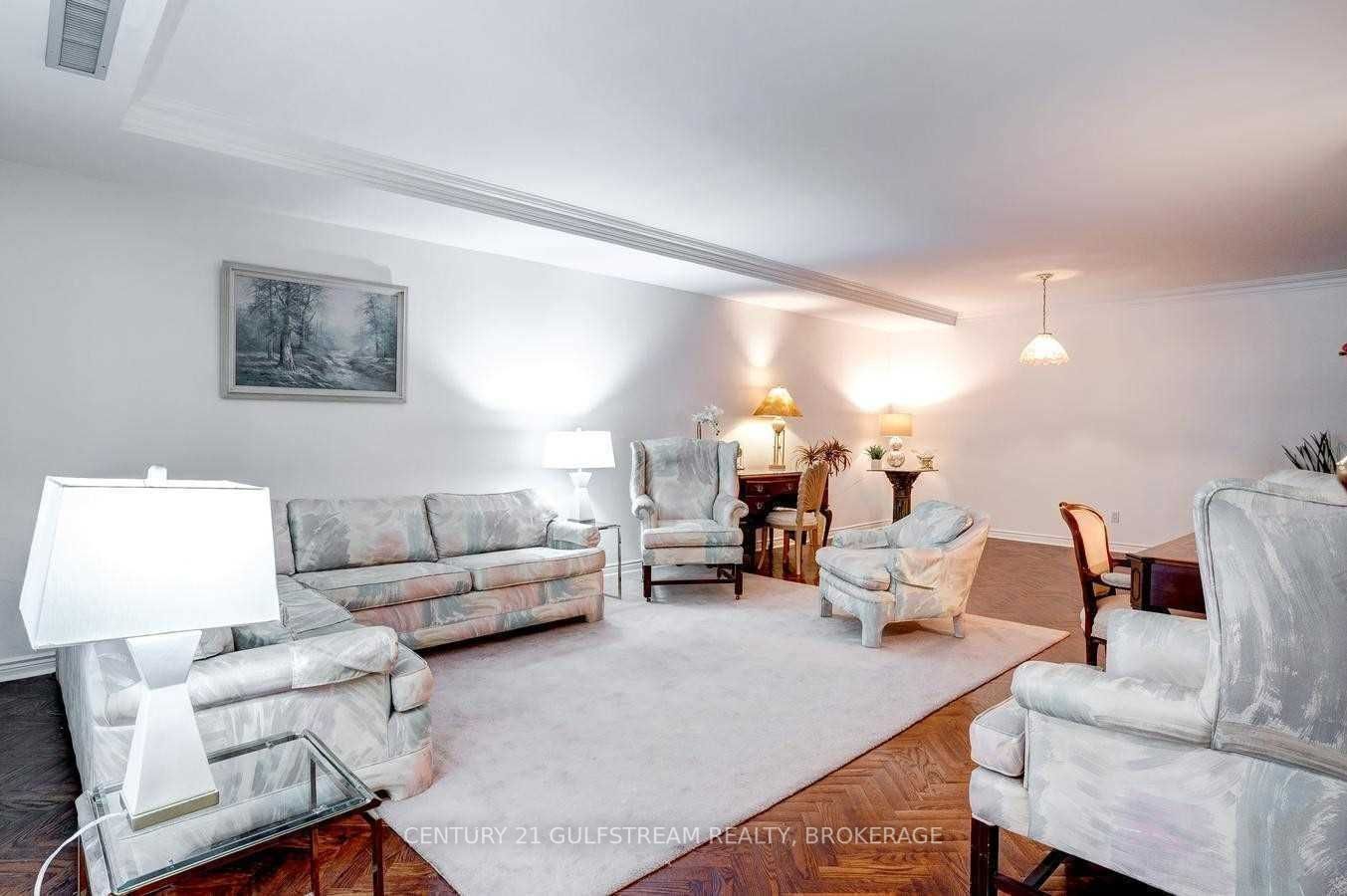 Listing W5826473 - Large Photo # 2