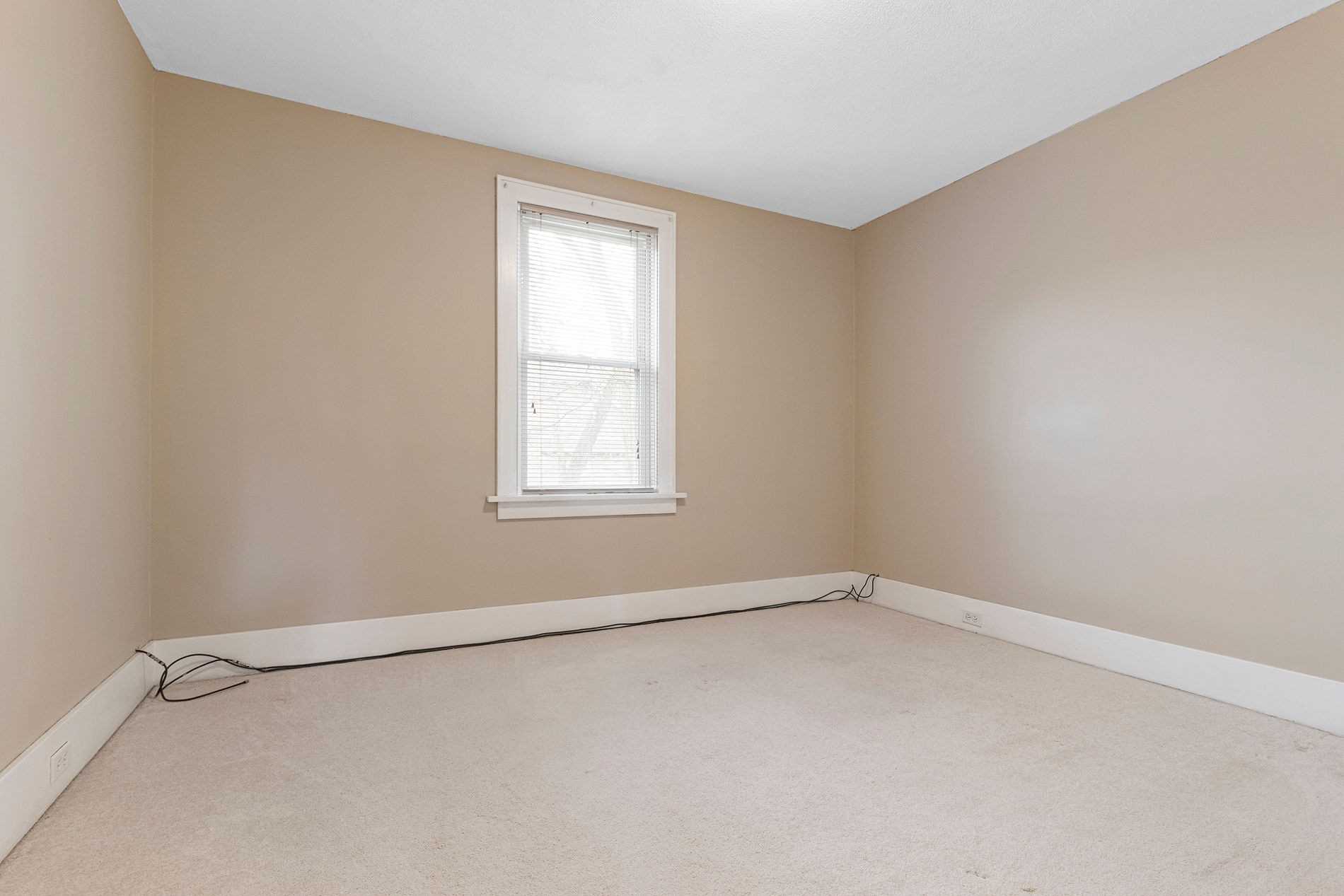 295 Plains Road W