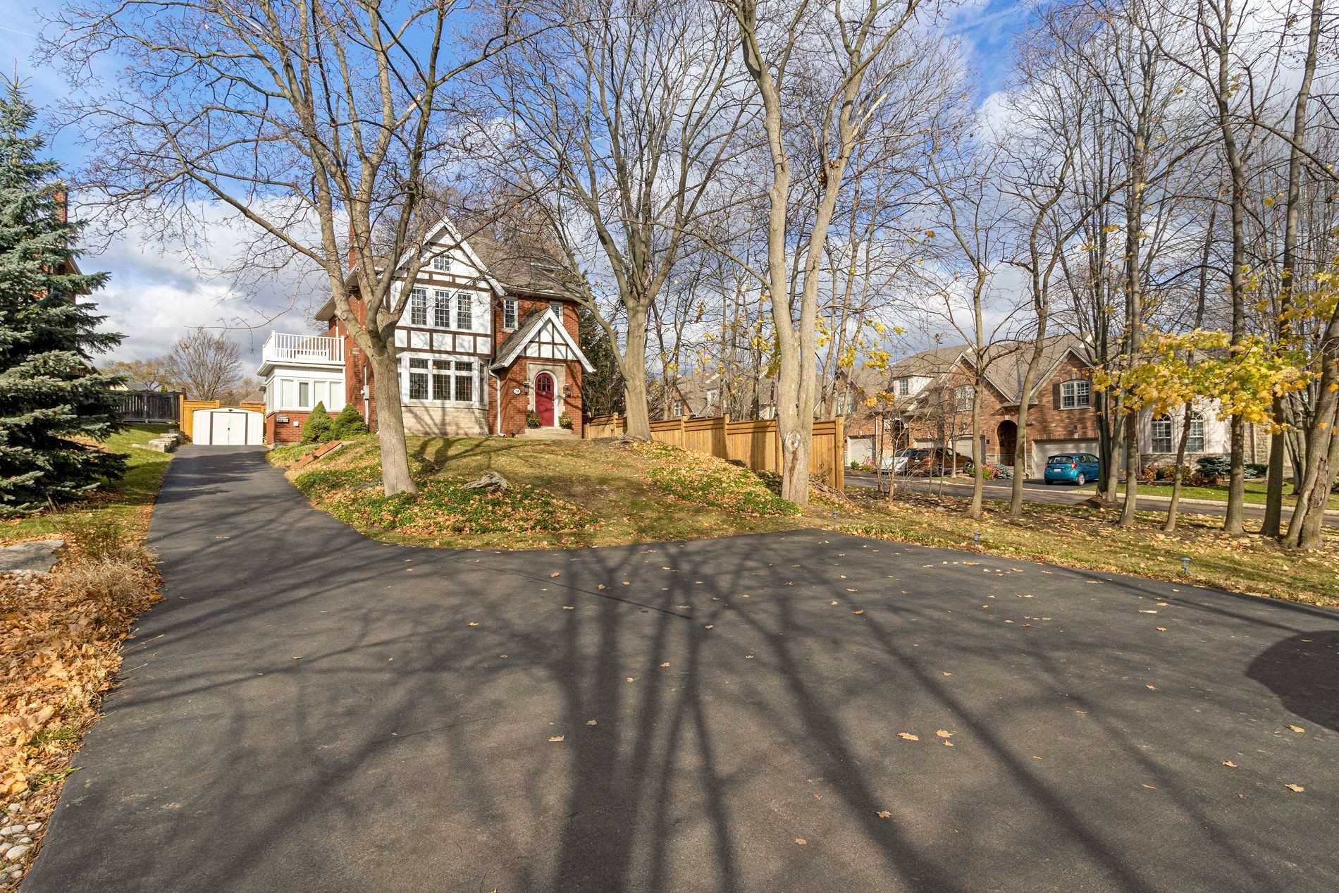 295 Plains Road W