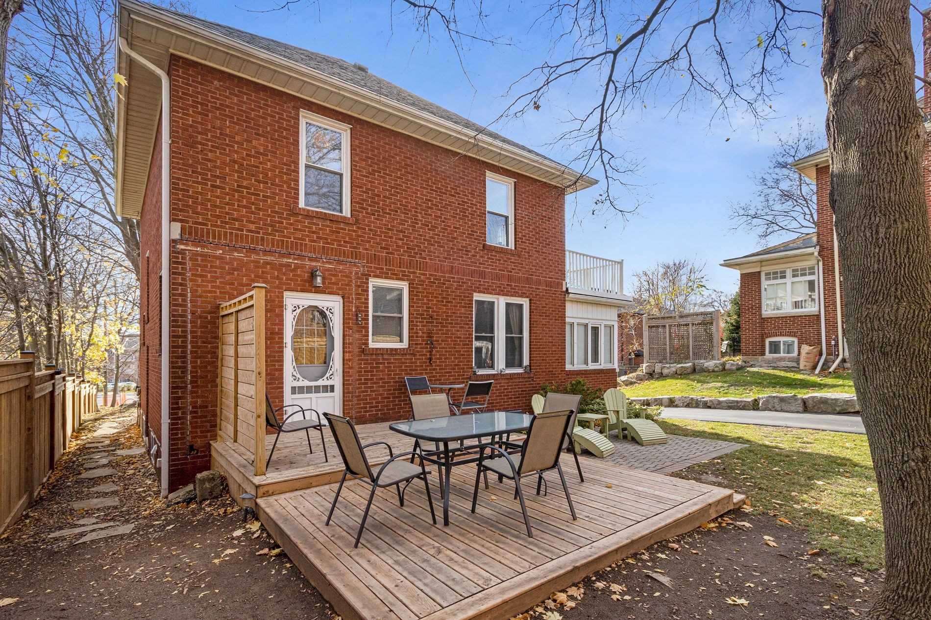 295 Plains Road W