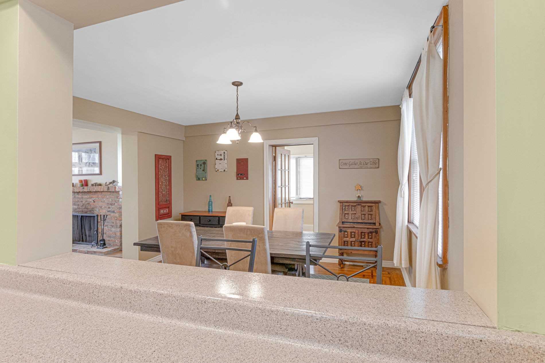 295 Plains Road W