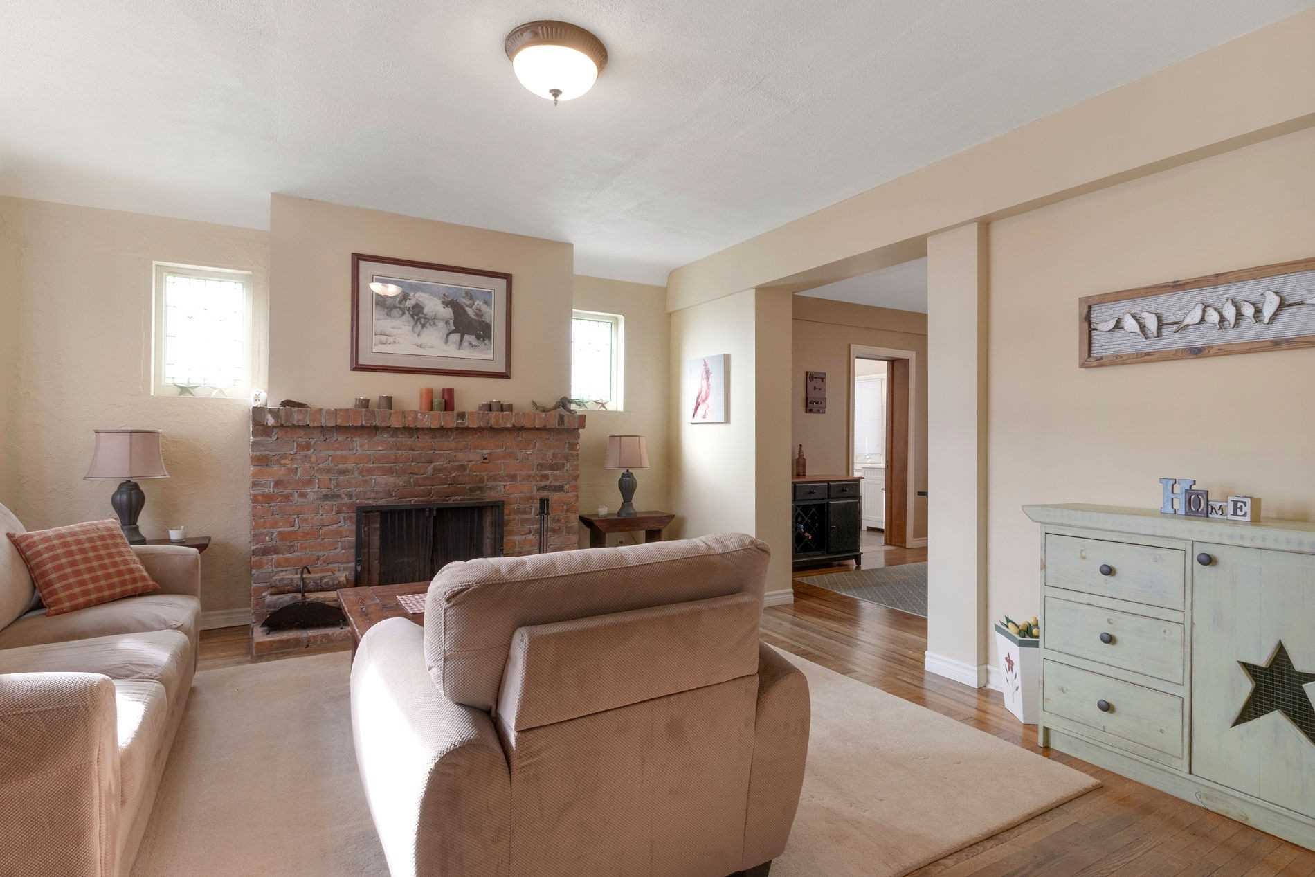 295 Plains Road W
