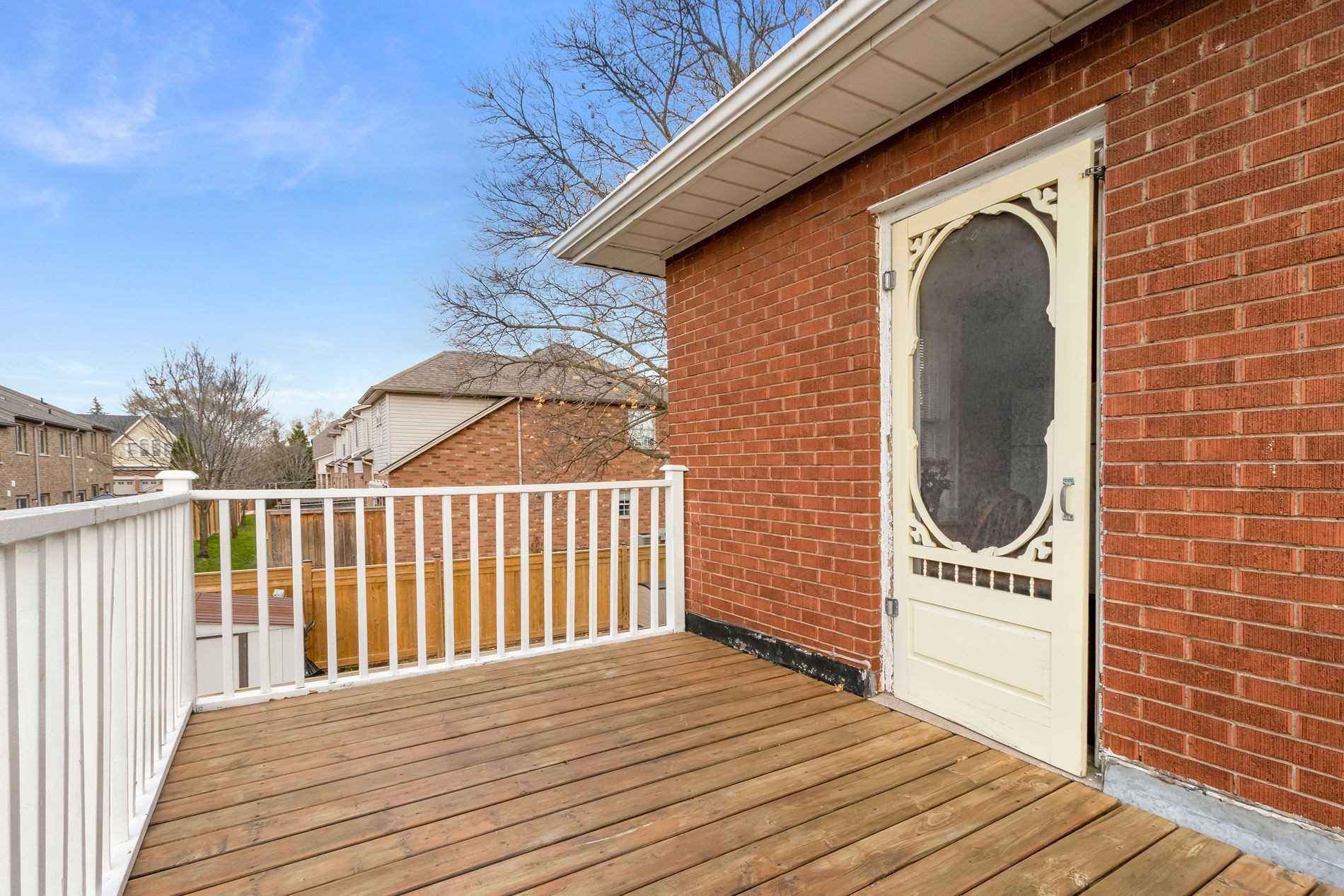295 Plains Road W