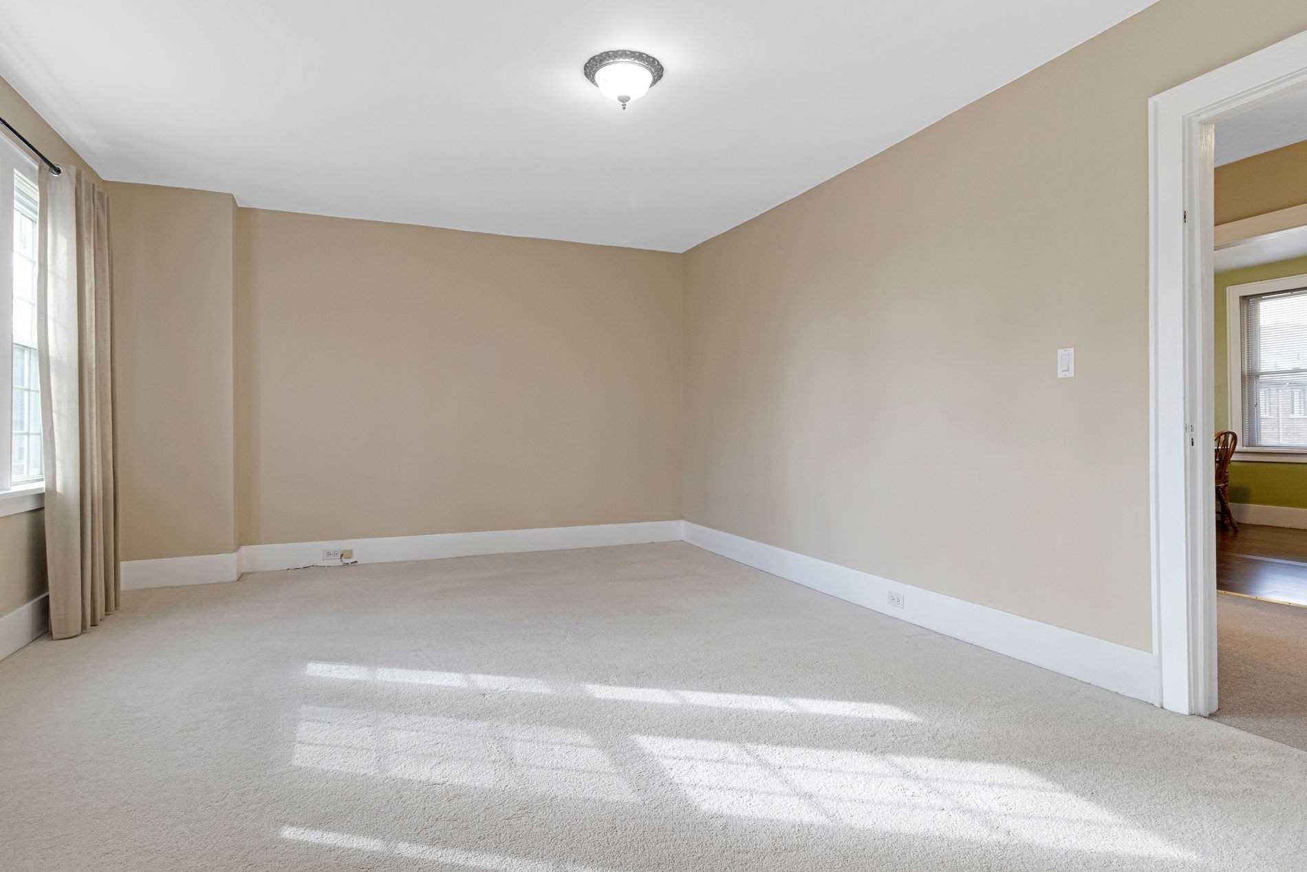 295 Plains Road W