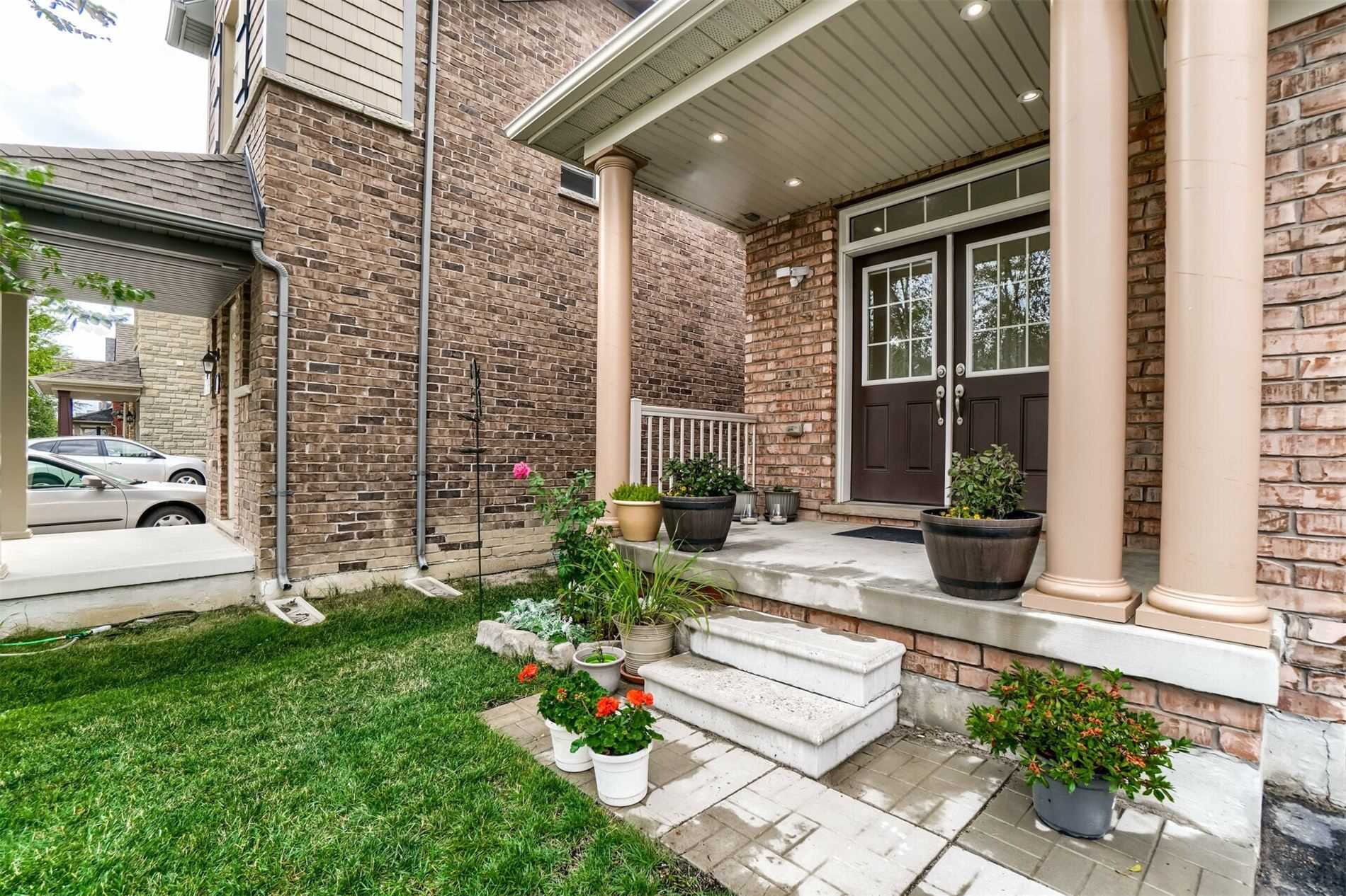 60 Mcechearn Cres