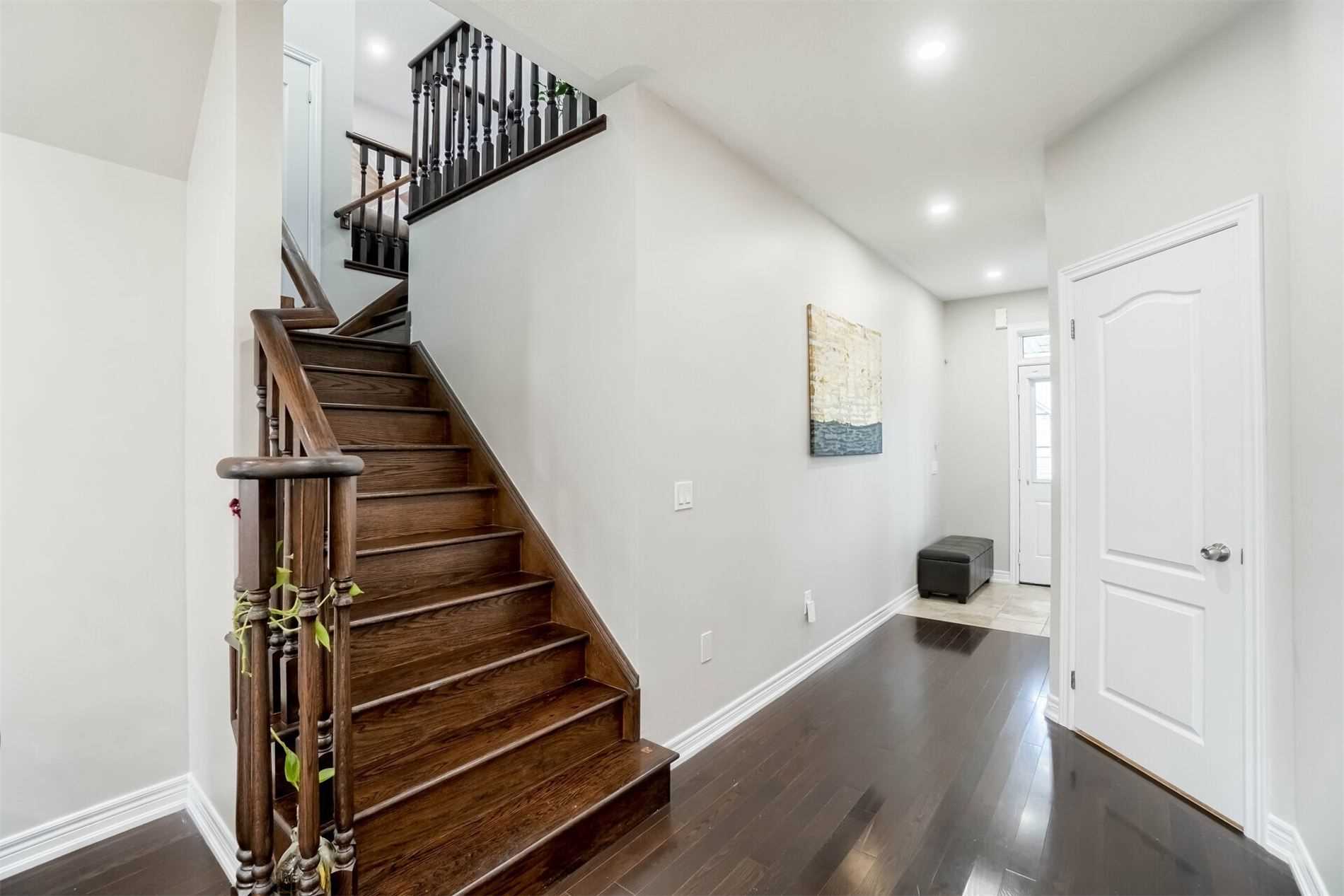 60 Mcechearn Cres