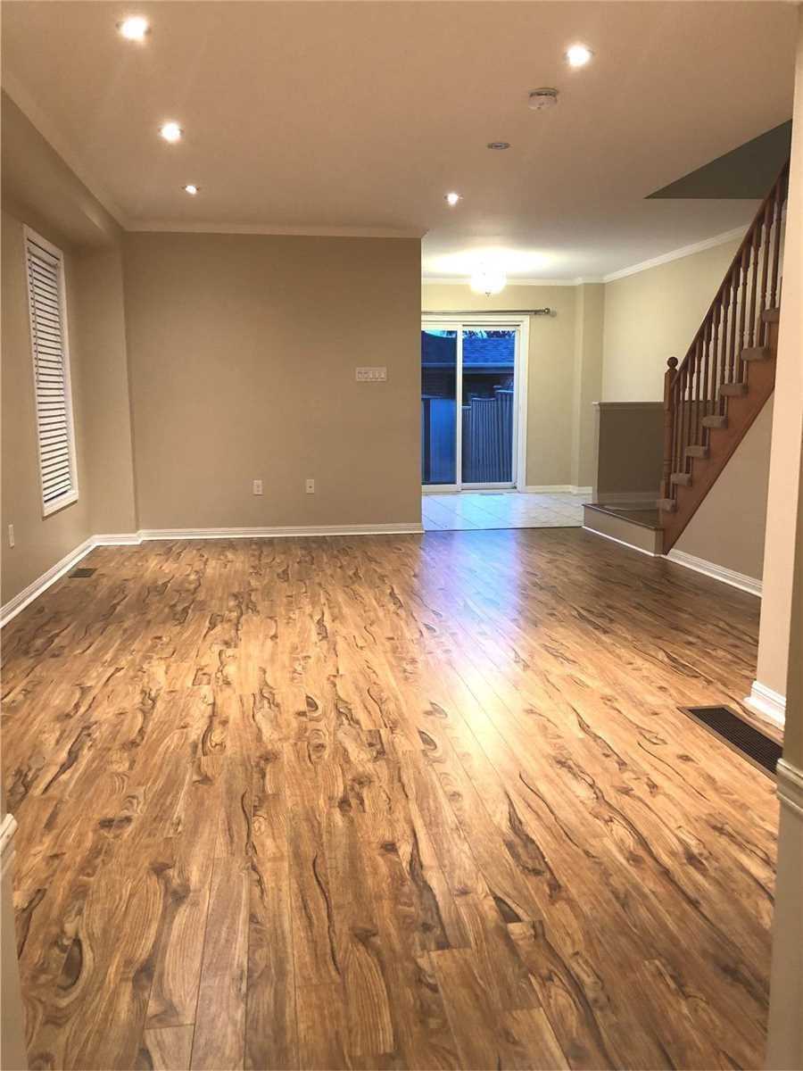 573 Willmott Crescent