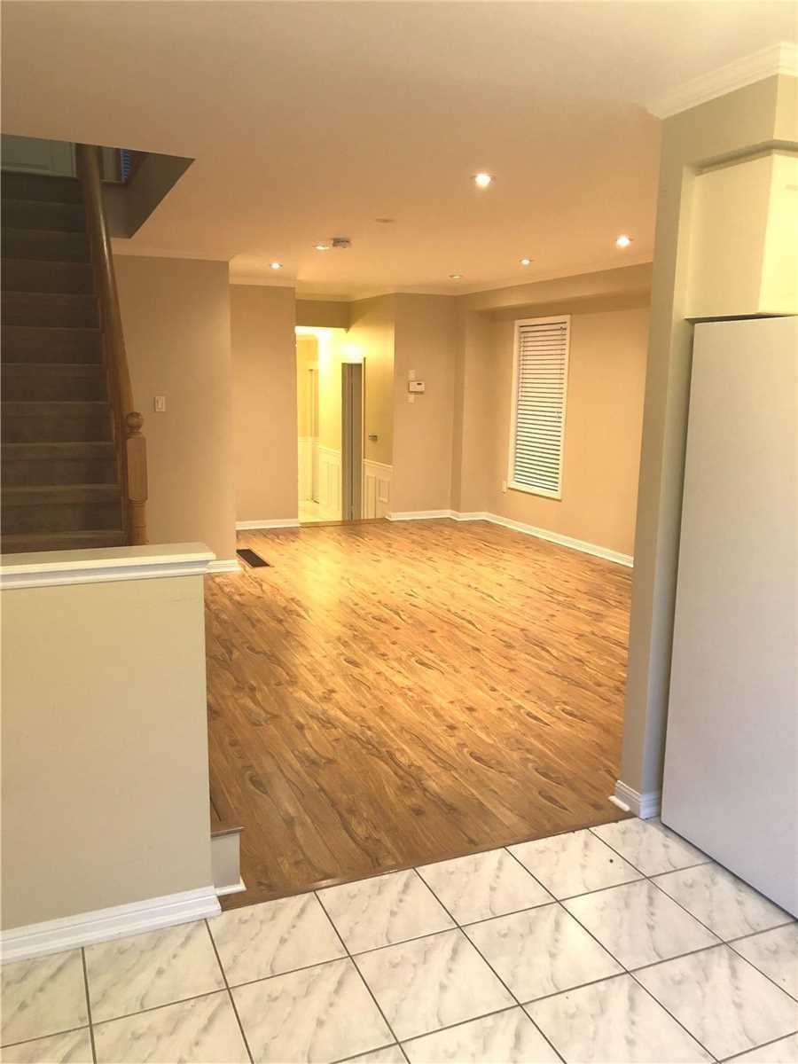 573 Willmott Crescent