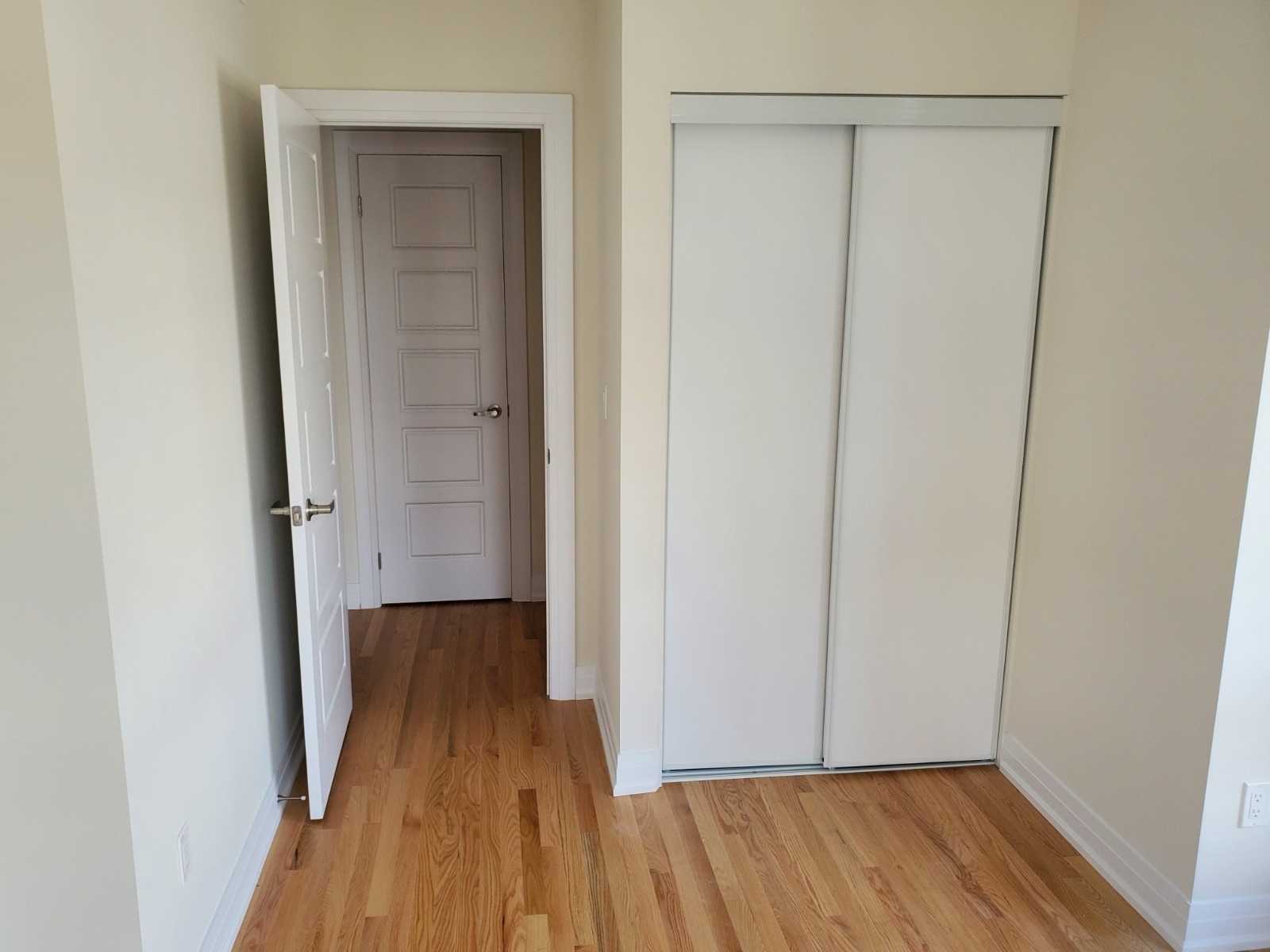 715 Lawrence Ave W, #18