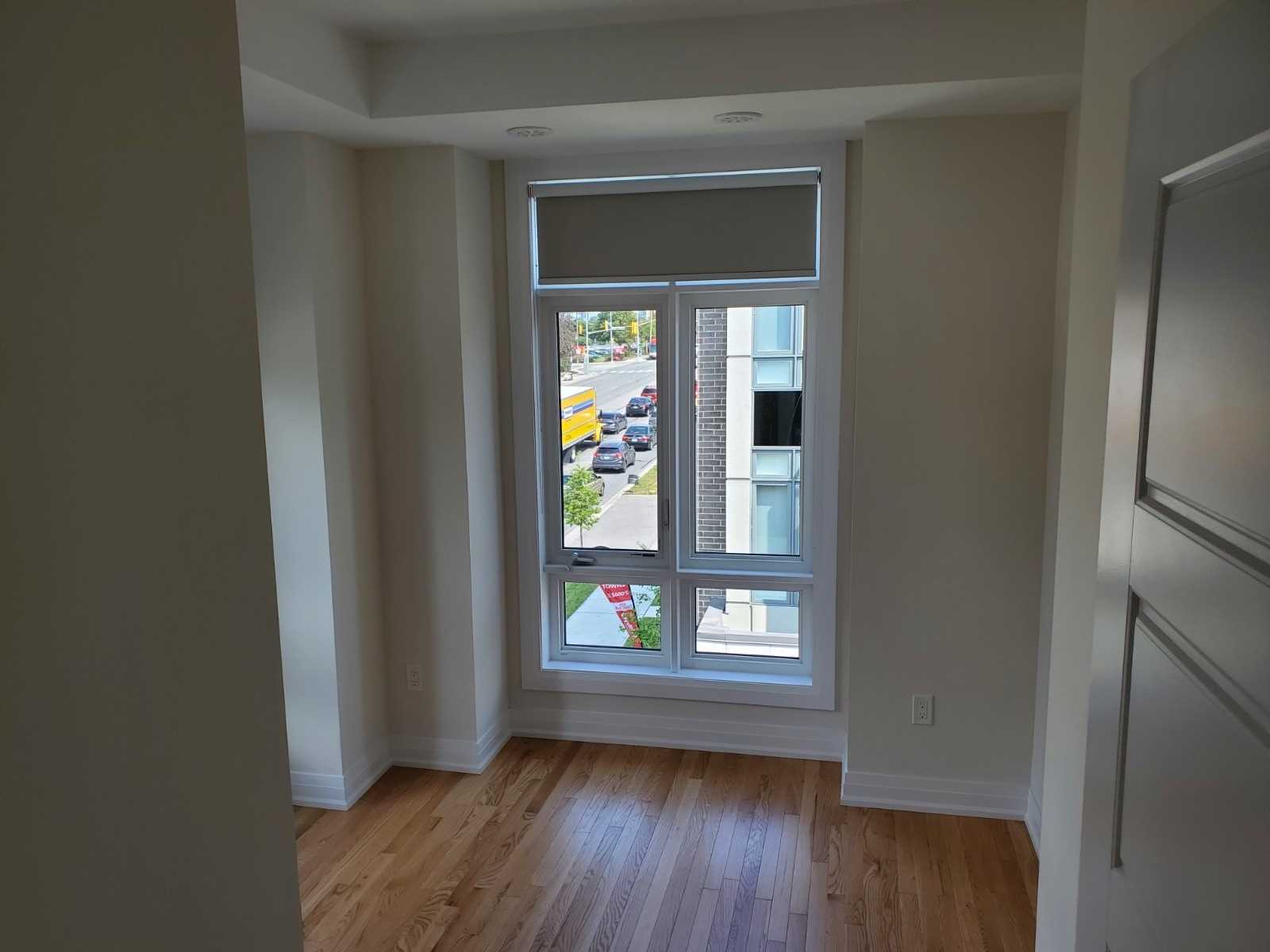 715 Lawrence Ave W, #18