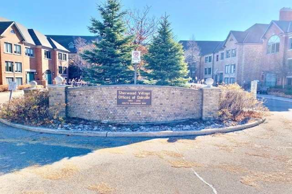 2898 South Sheridan Way, Oakville