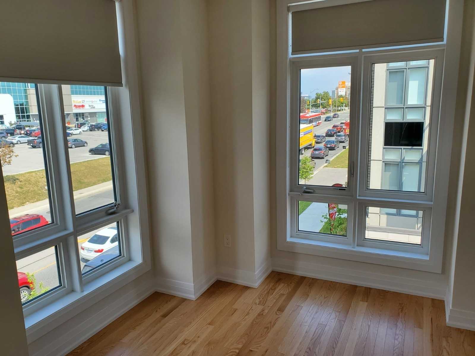 715 Lawrence Ave W, #18