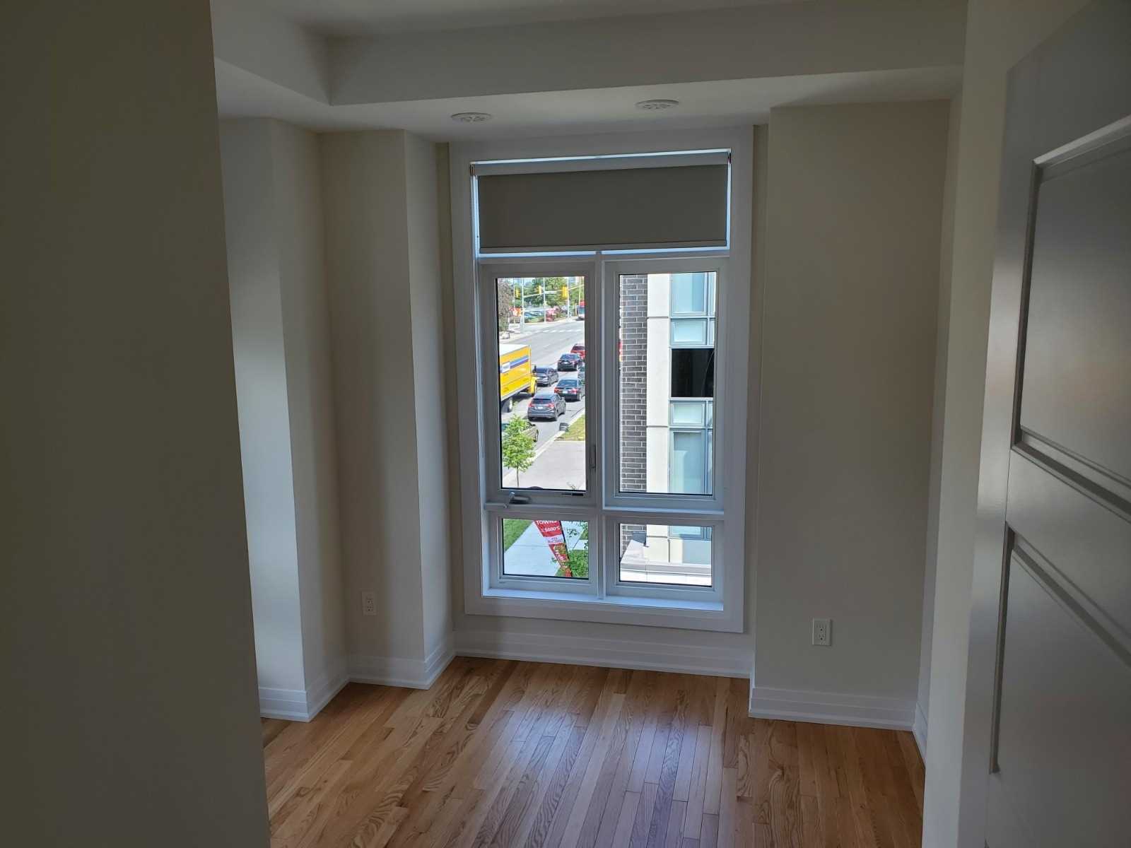 715 Lawrence Ave W, #18
