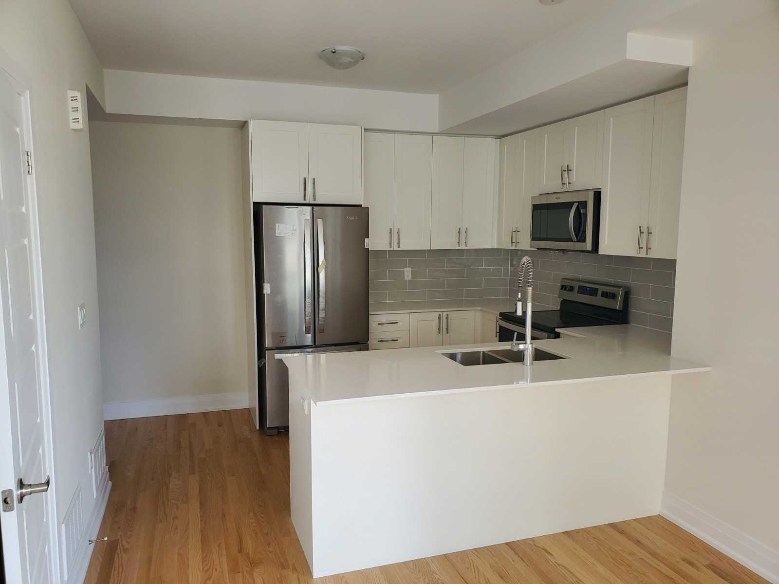 715 Lawrence Ave W, #18