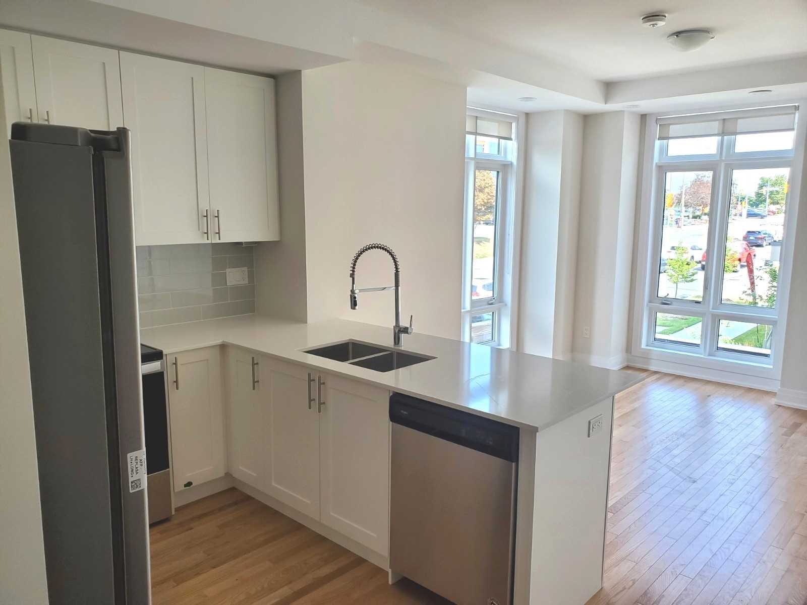 715 Lawrence Ave W, #18