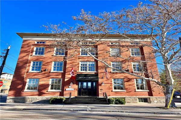 75 Navy St, Oakville