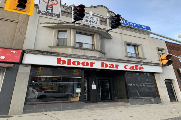 1050 Bloor St W, Toronto