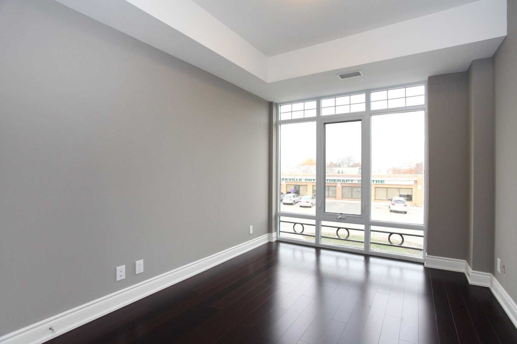205 Lakeshore Road W #201