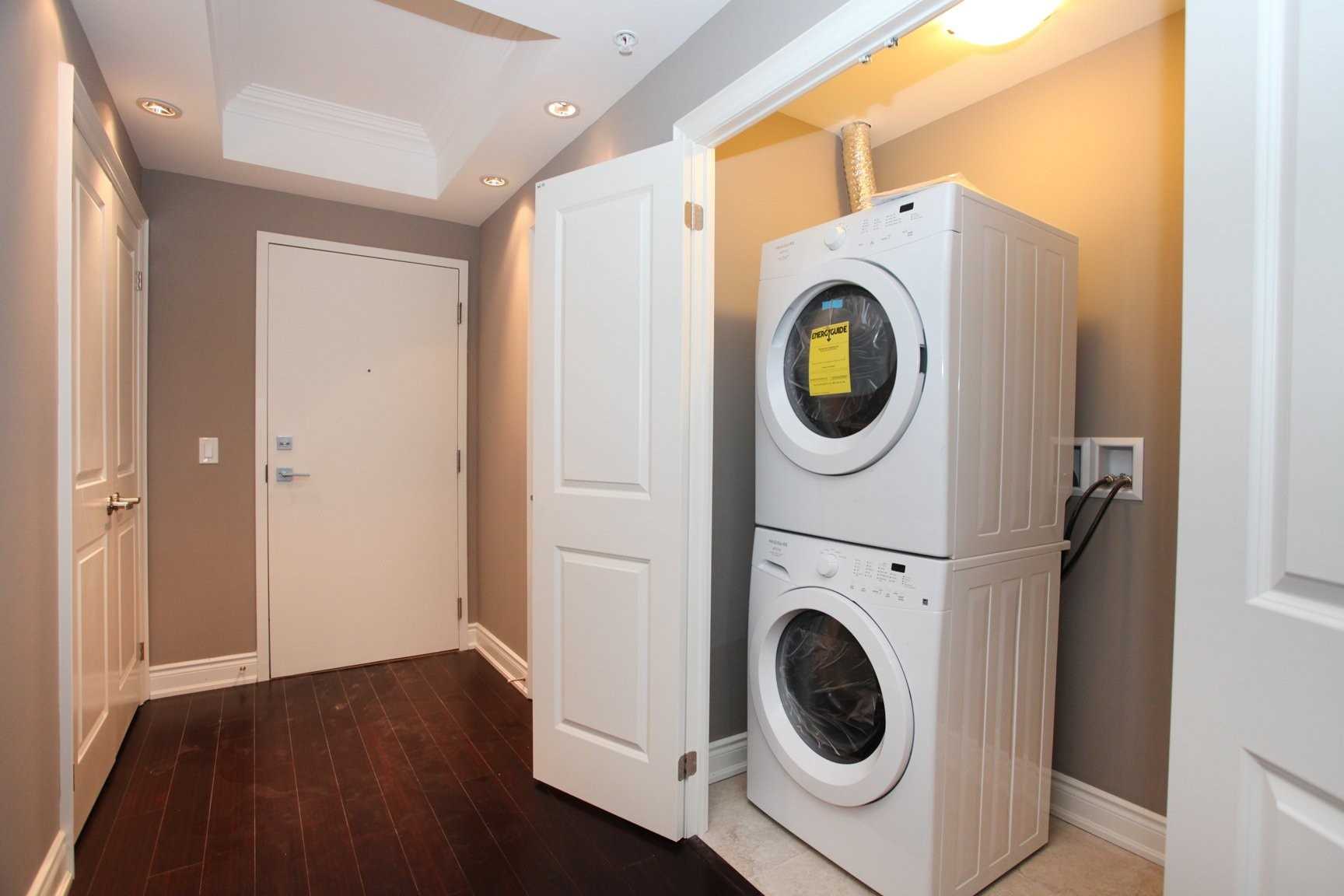 205 Lakeshore Road W #201