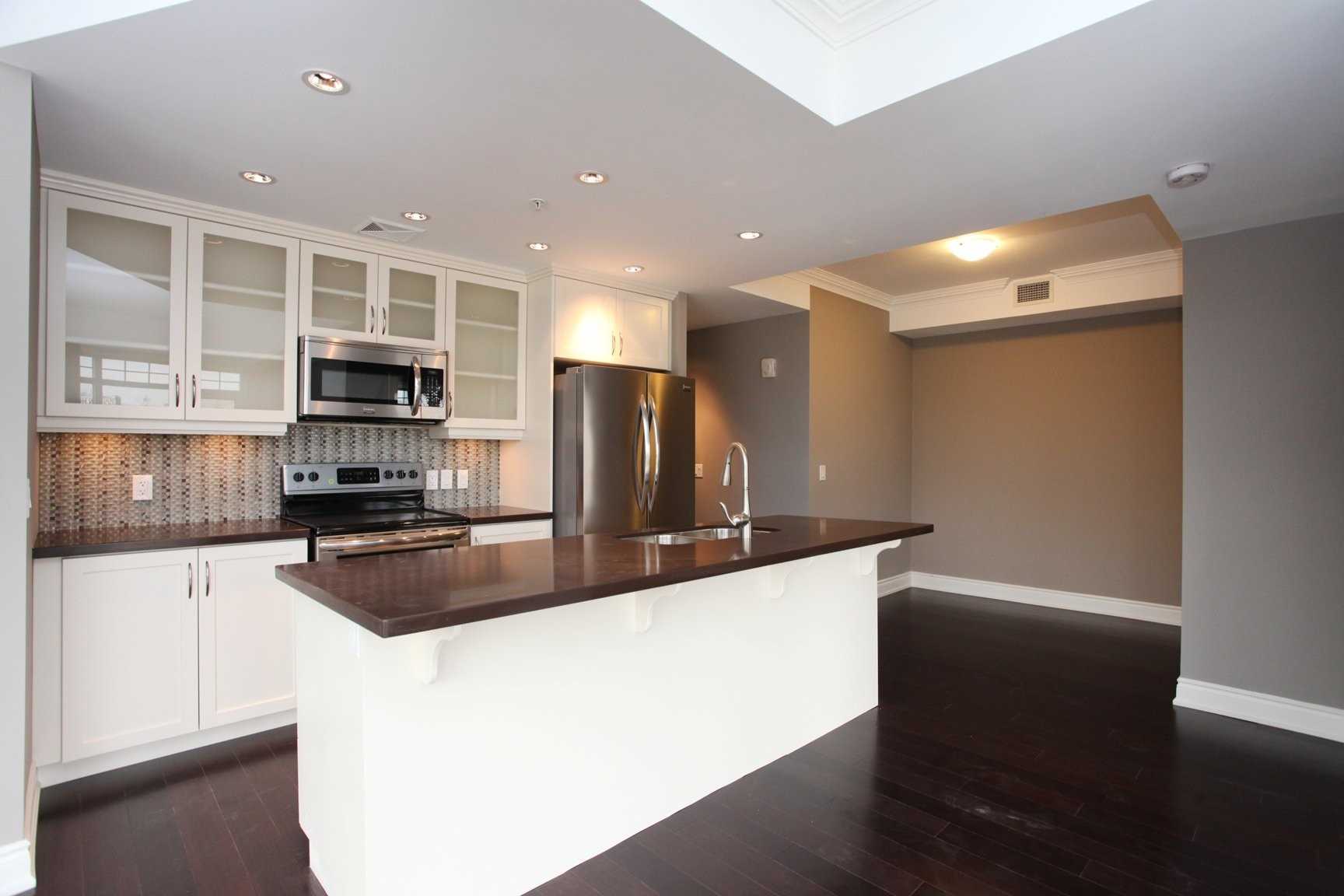 205 Lakeshore Road W #201