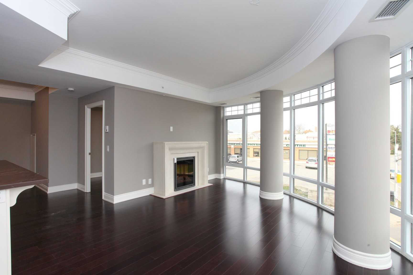 205 Lakeshore Road W #201