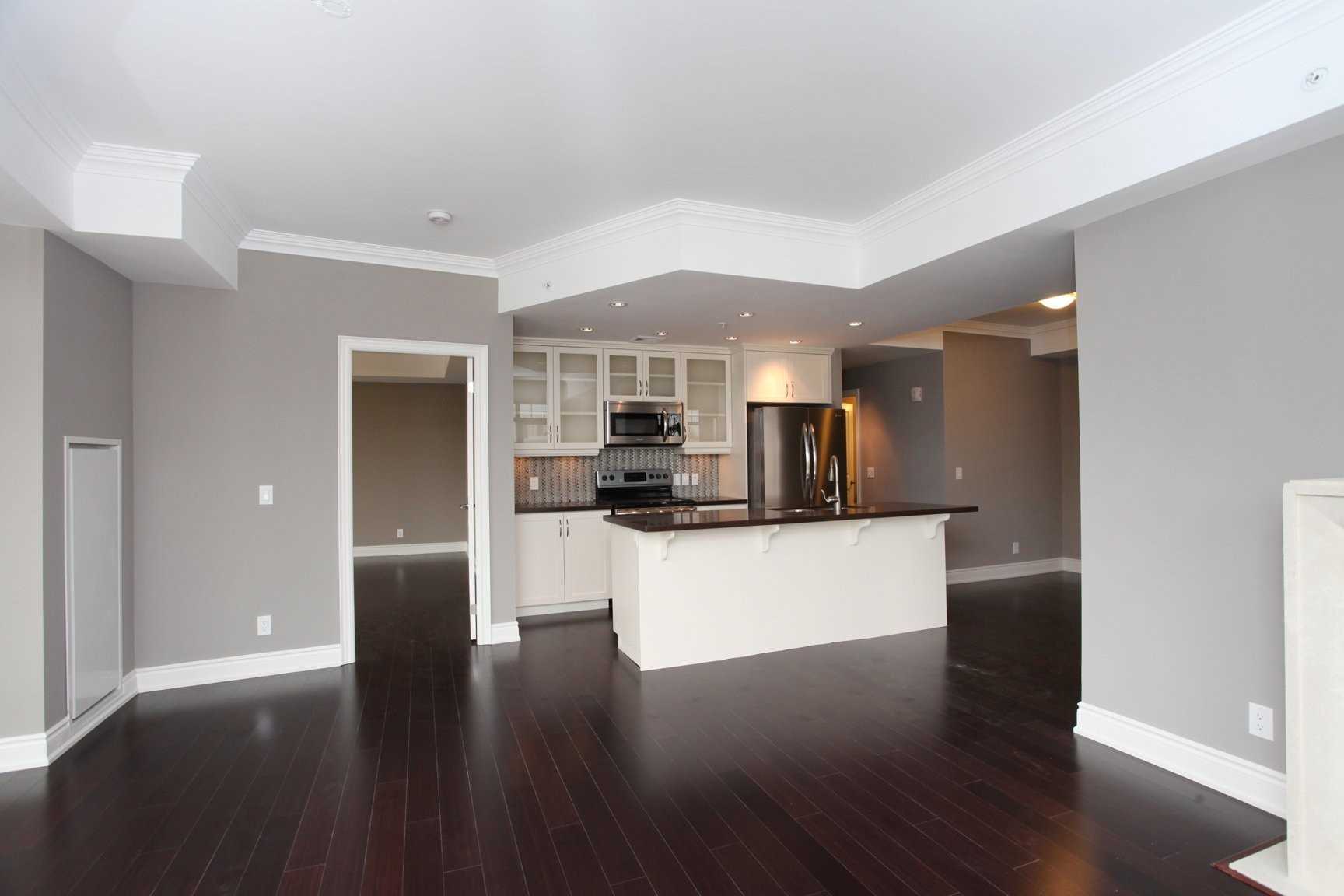 205 Lakeshore Road W #201