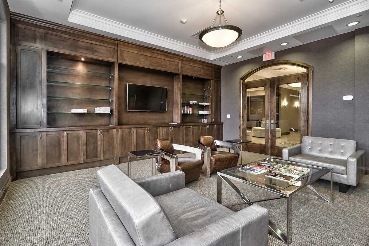 205 Lakeshore Road W #201