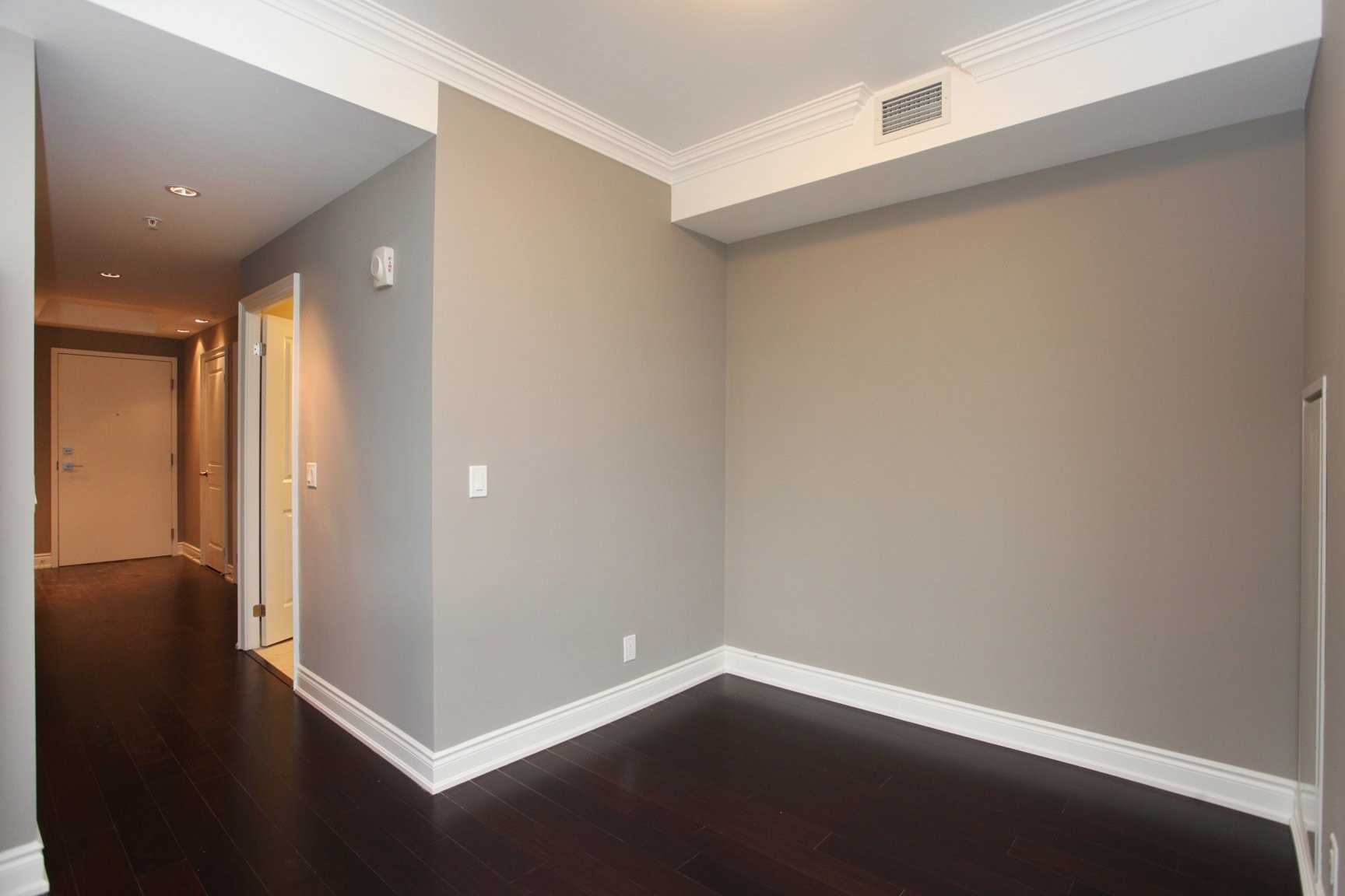 205 Lakeshore Road W #201