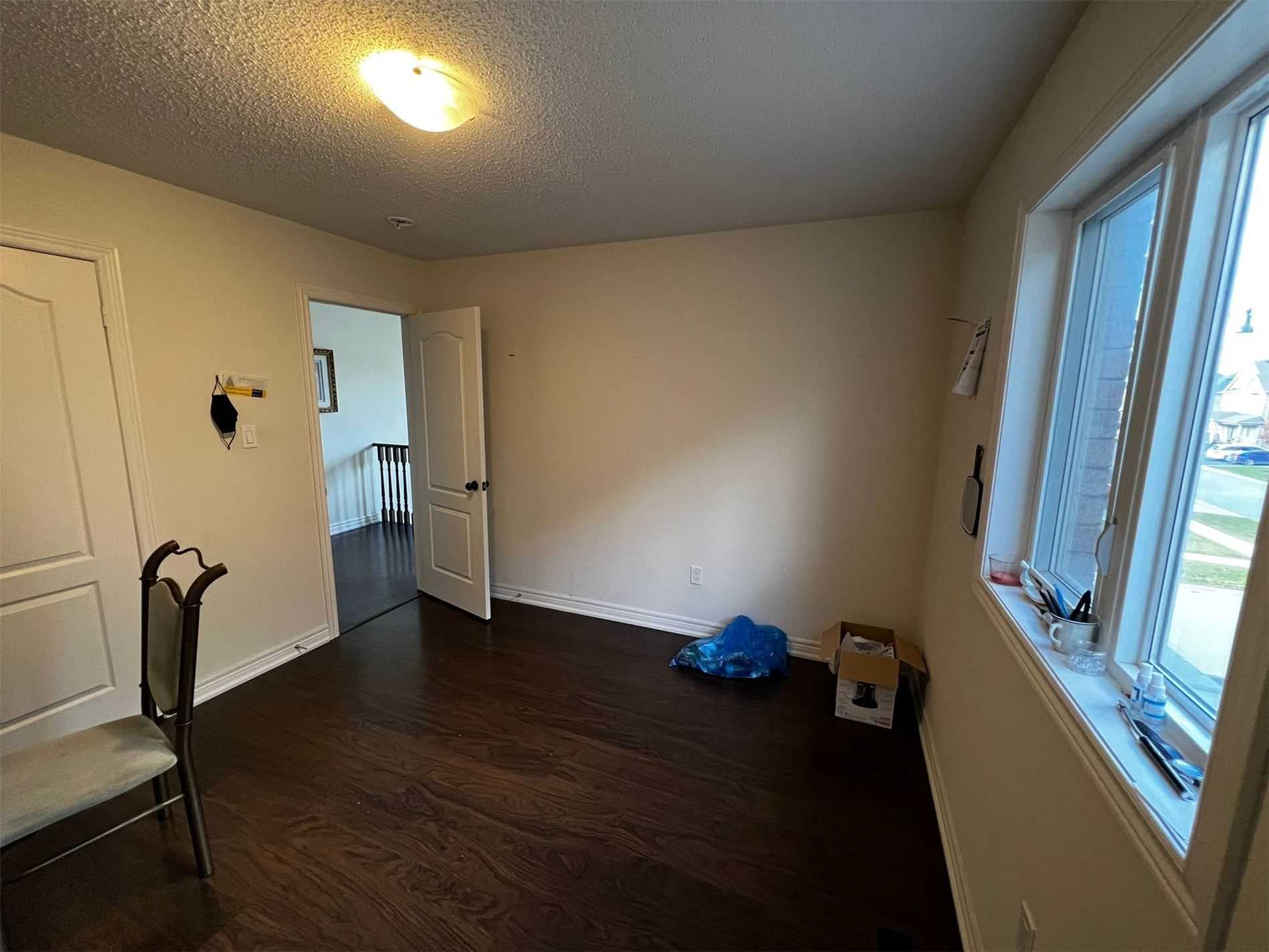 39 Bering Road, #Main