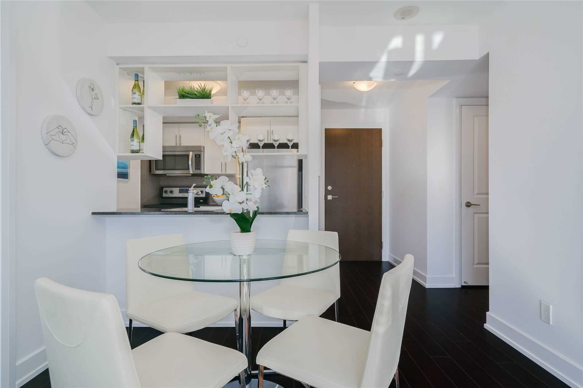 #407 - 6 Eva Rd, Toronto