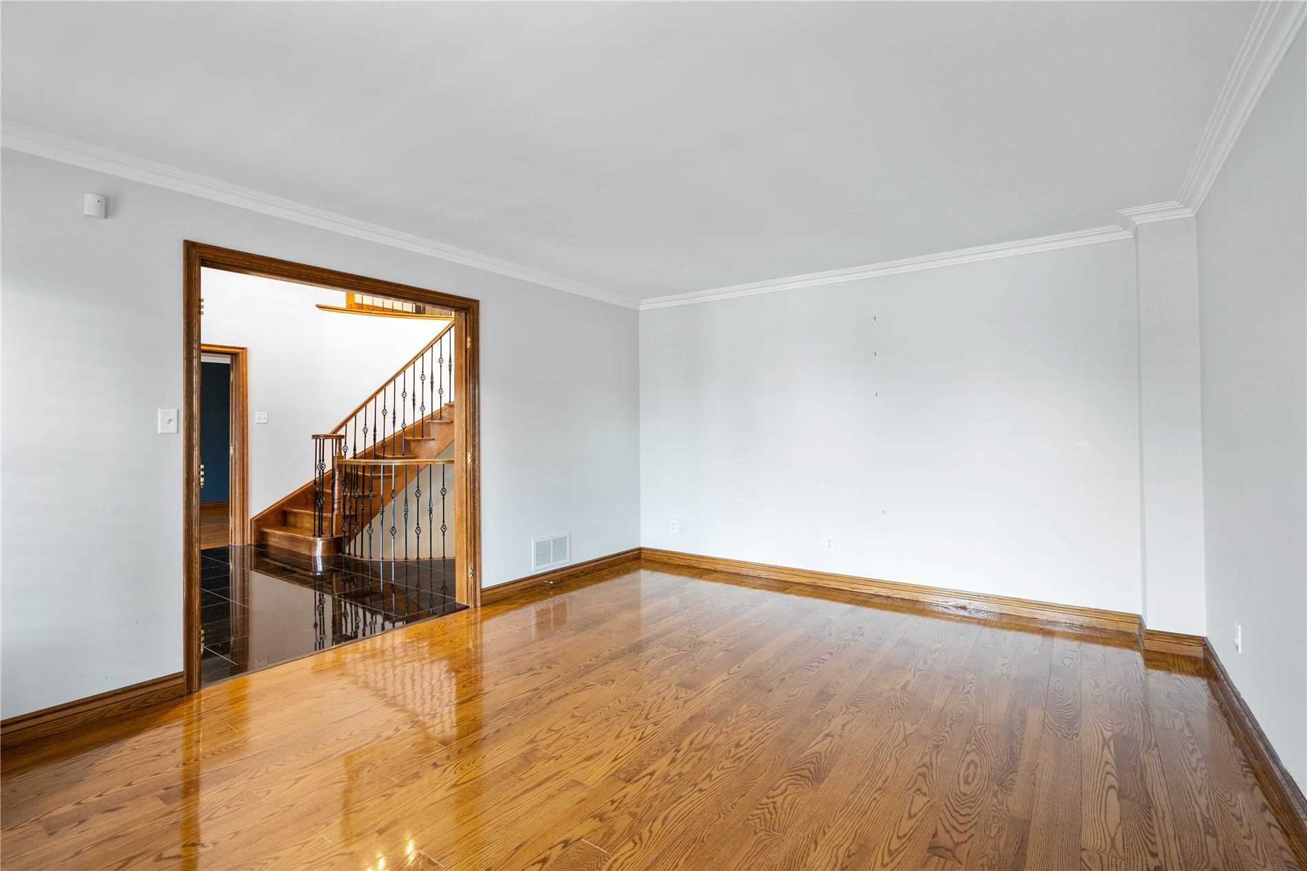 Listing W5833531 - Large Photo # 8