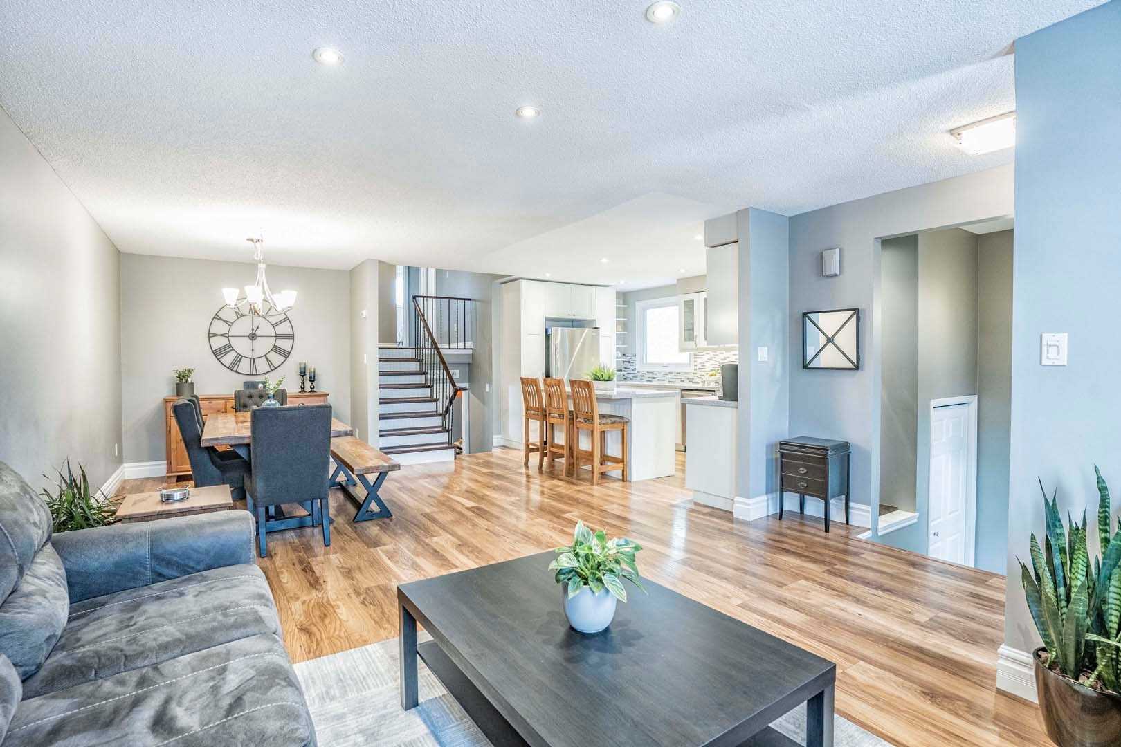 579 Hayward Cres