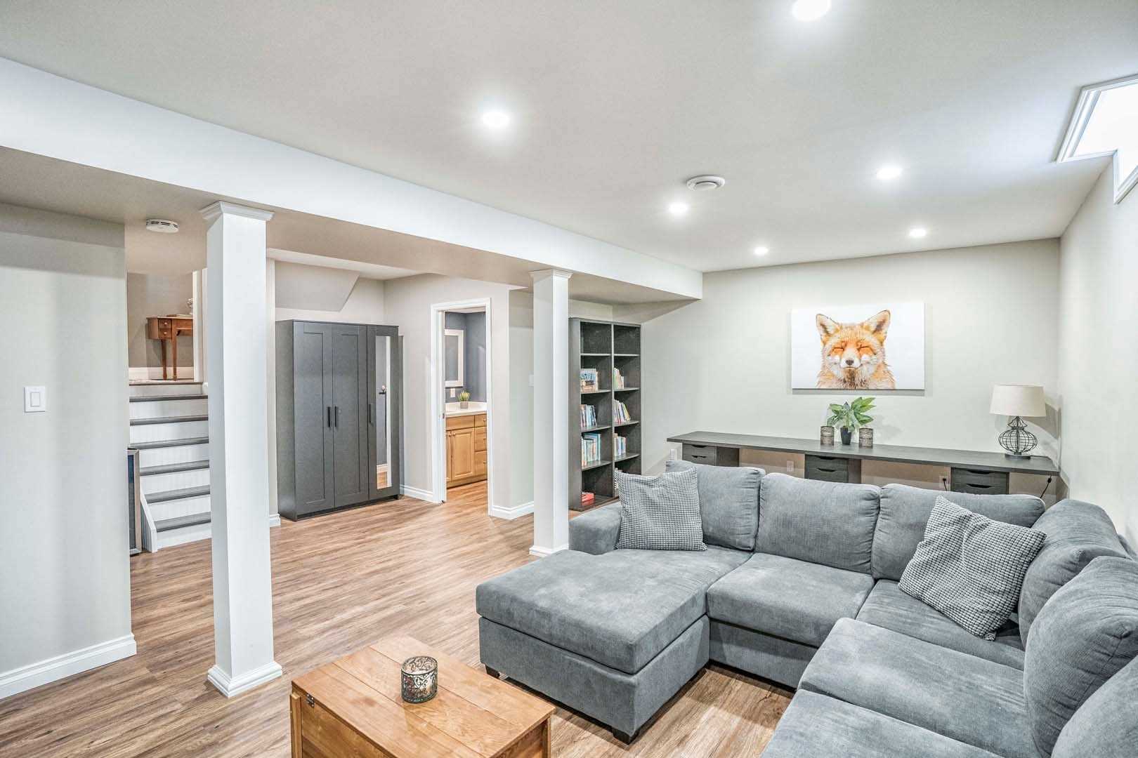 579 Hayward Cres