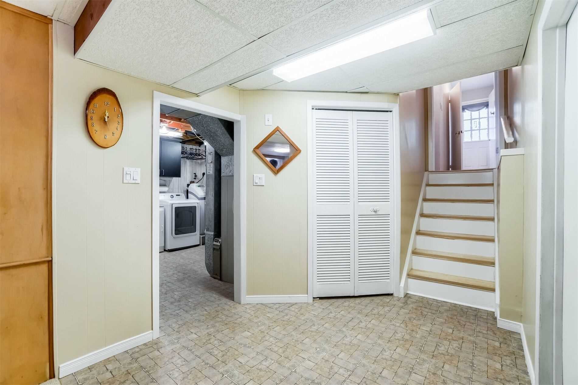 340 Ridge Dr
