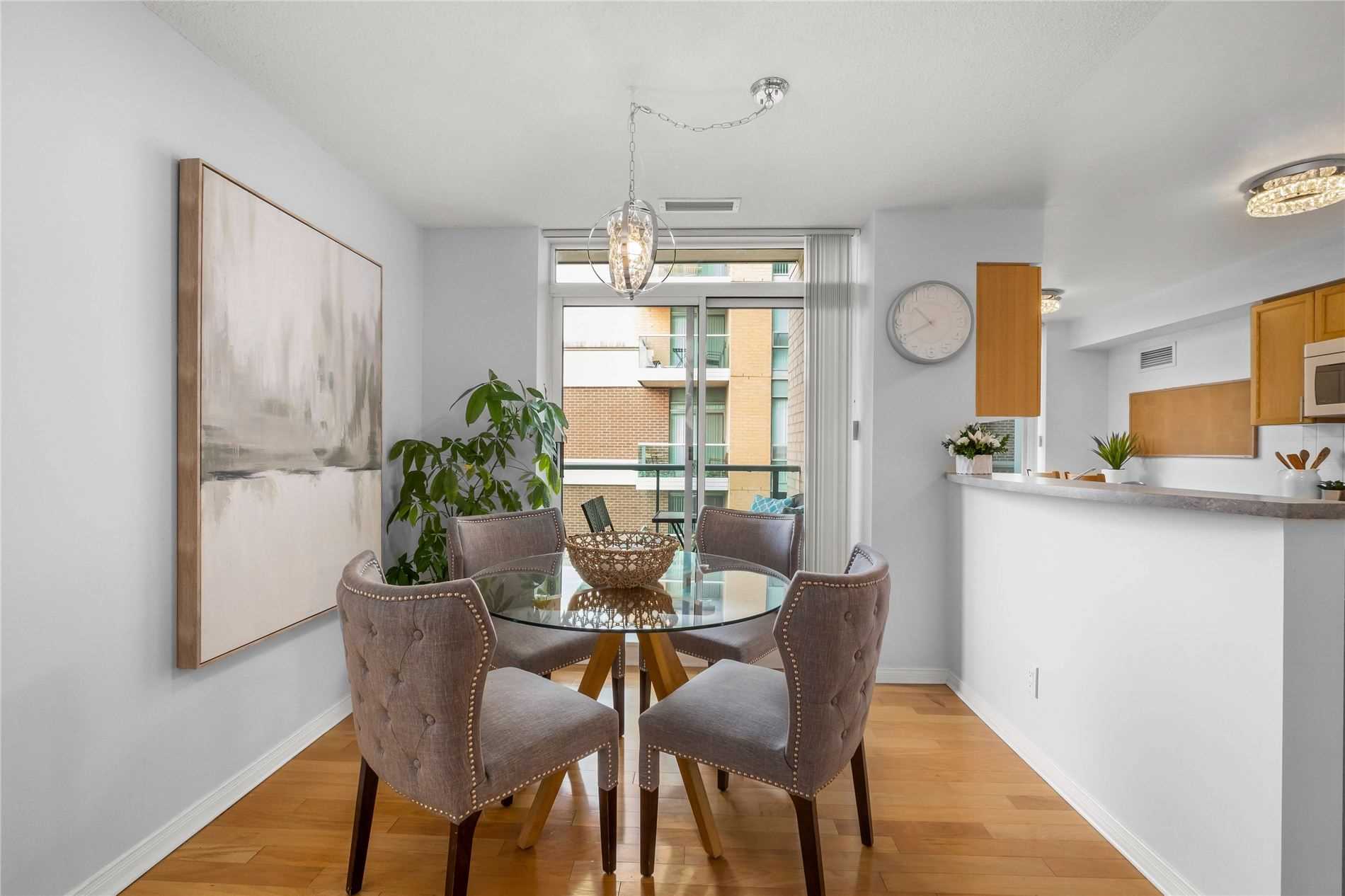 9 Michael Power Pl, #413