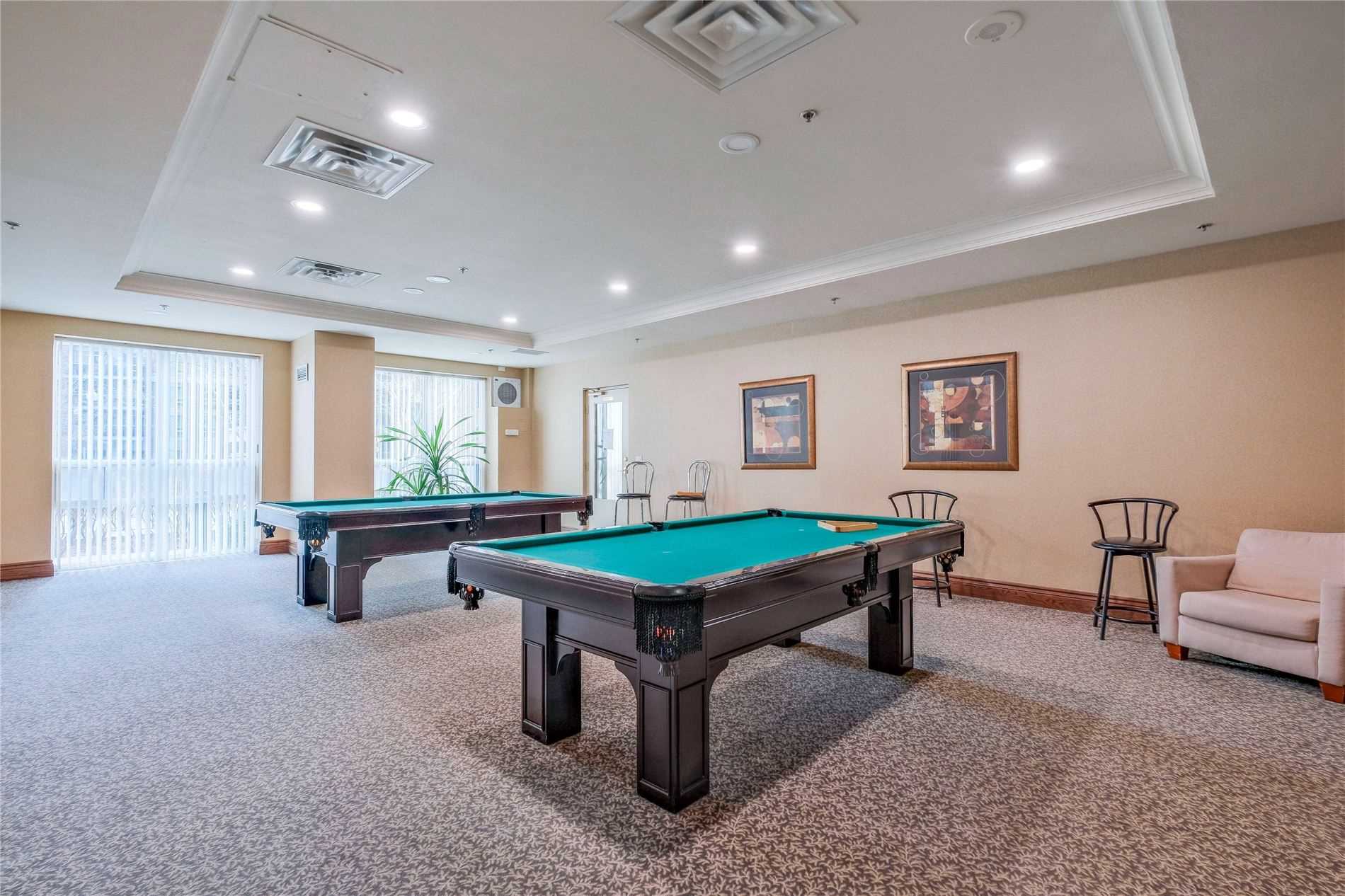 9 Michael Power Pl, #413