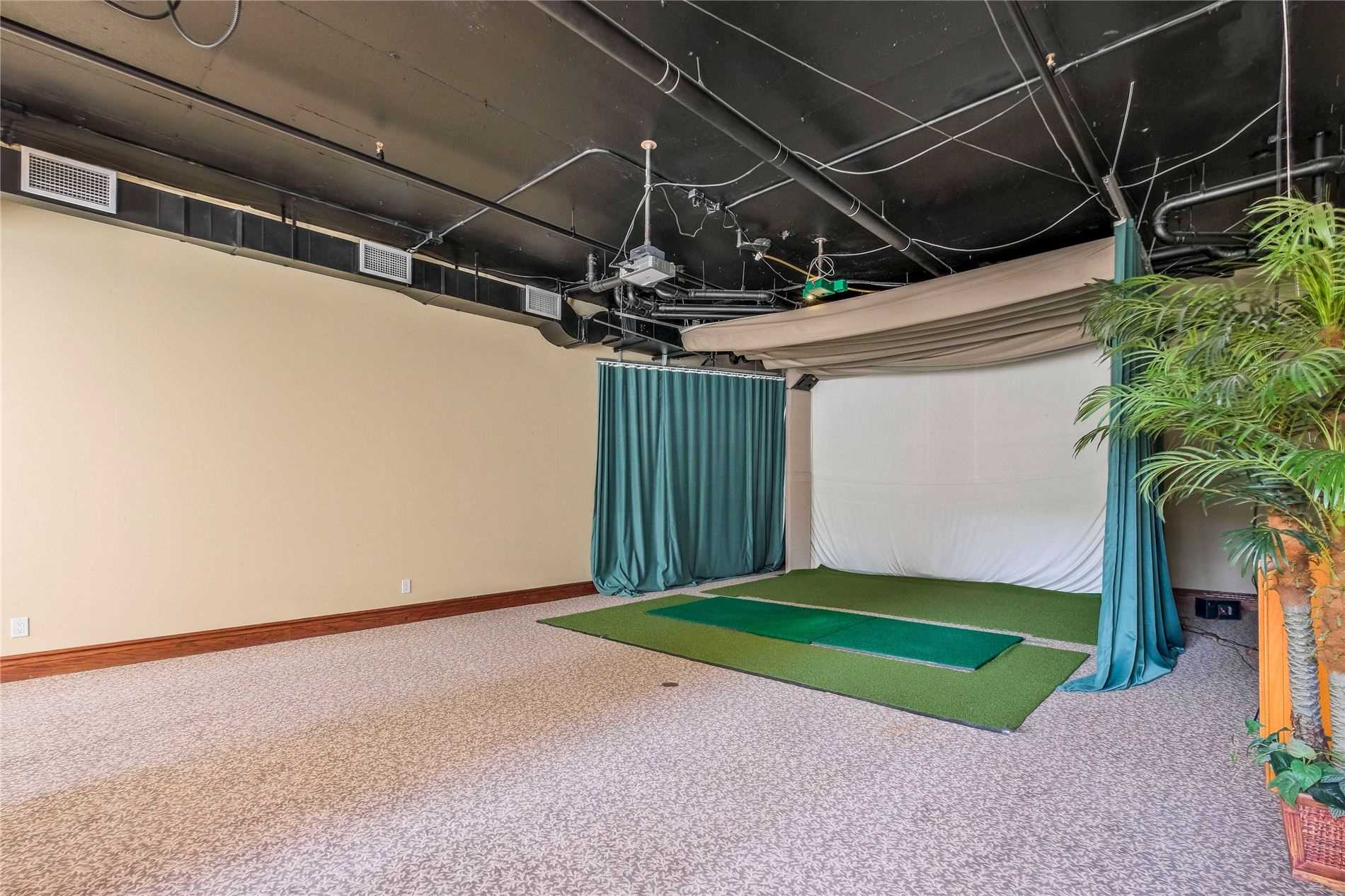 9 Michael Power Pl, #413