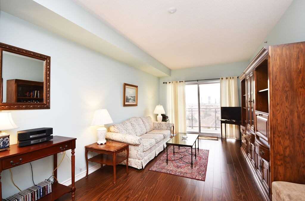 810 Scollard Crt, #1003
