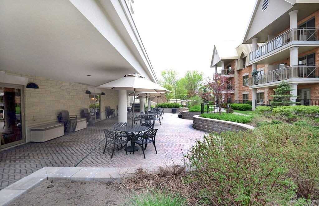 810 Scollard Crt, #1003
