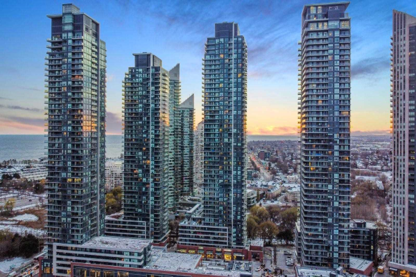 2220 Lake Shore Blvd W, Toronto