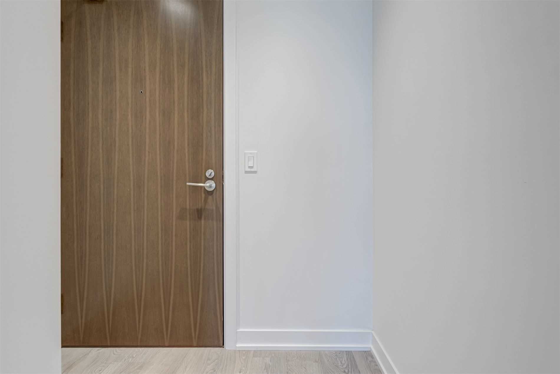 Listing W5835655 - Large Photo # 4
