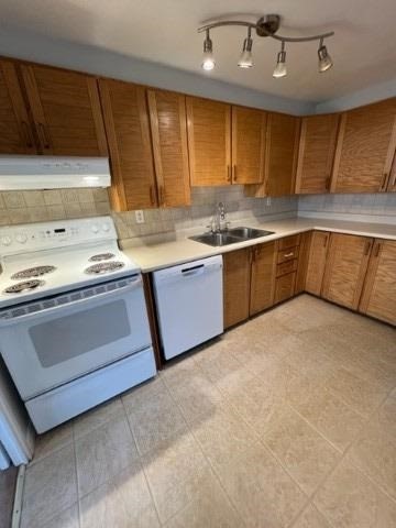 11 Wincott Drive, #711