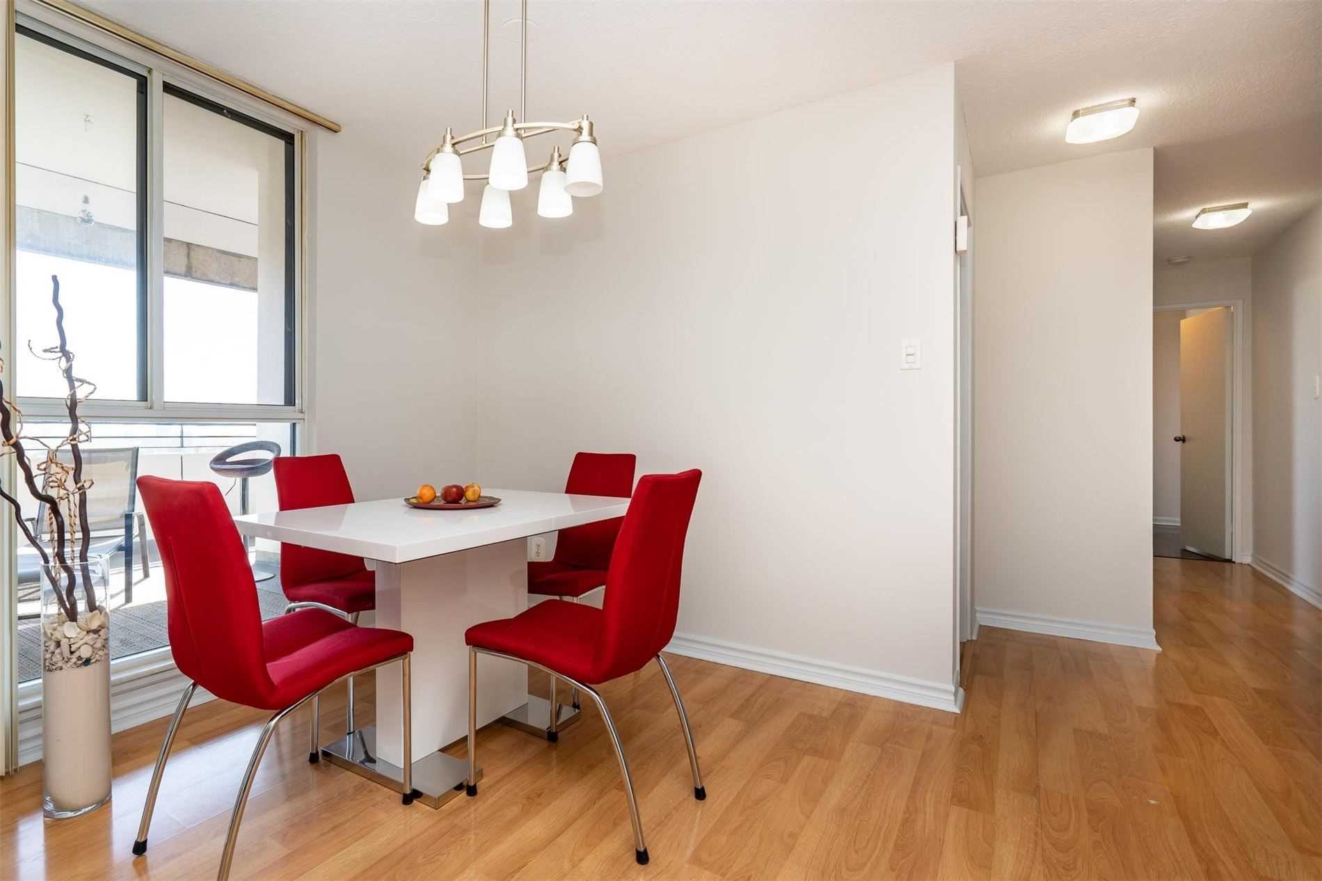 1300 Mississauga Valley Blvd, #1405