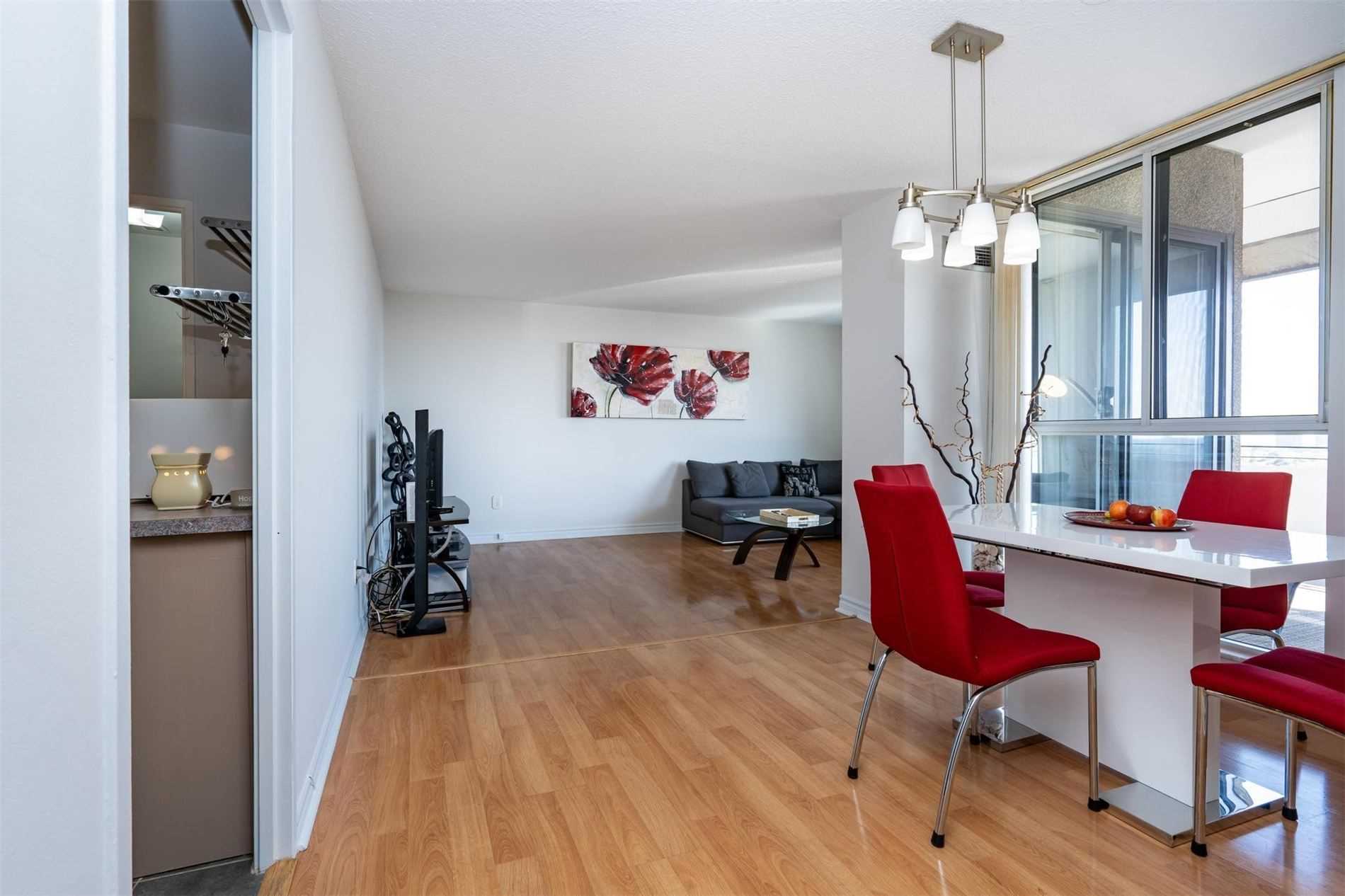 1300 Mississauga Valley Blvd, #1405