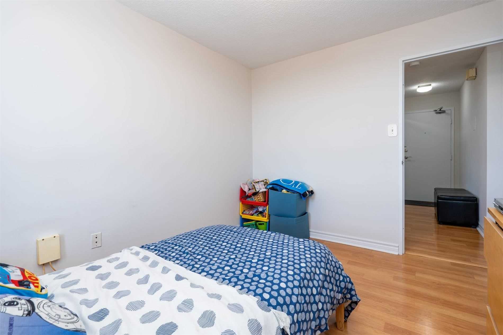 1300 Mississauga Valley Blvd, #1405