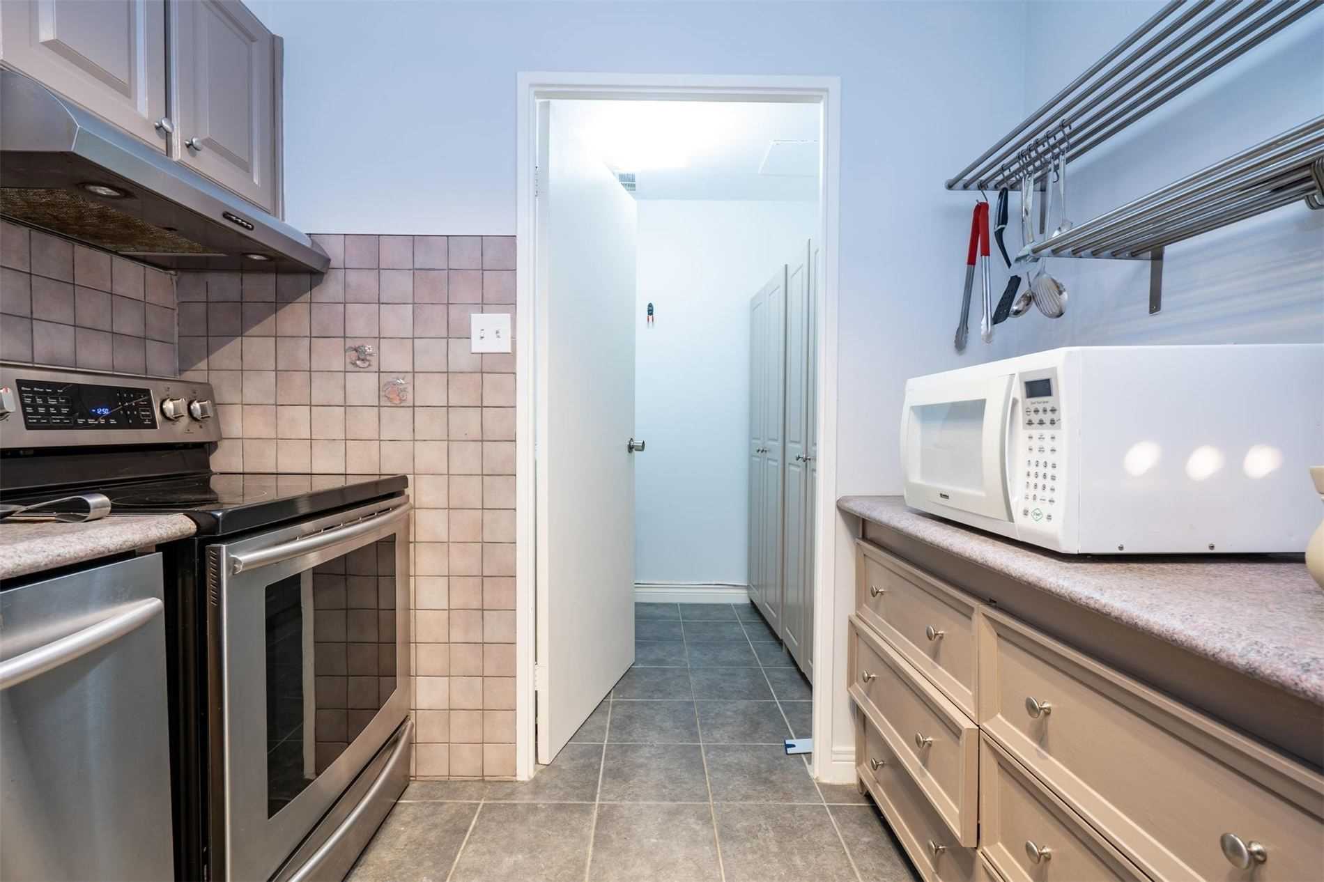 1300 Mississauga Valley Blvd, #1405