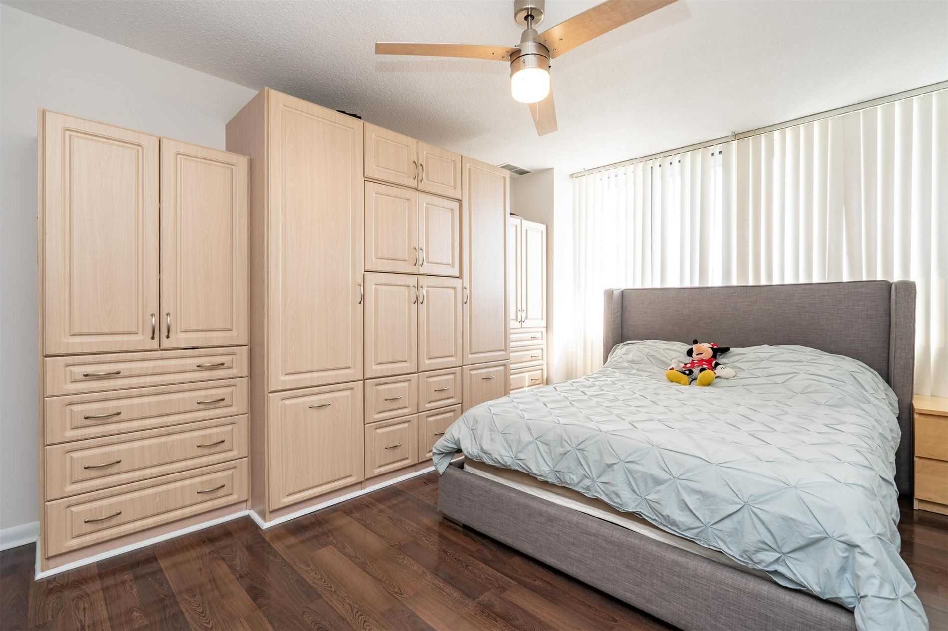 1300 Mississauga Valley Blvd, #1405