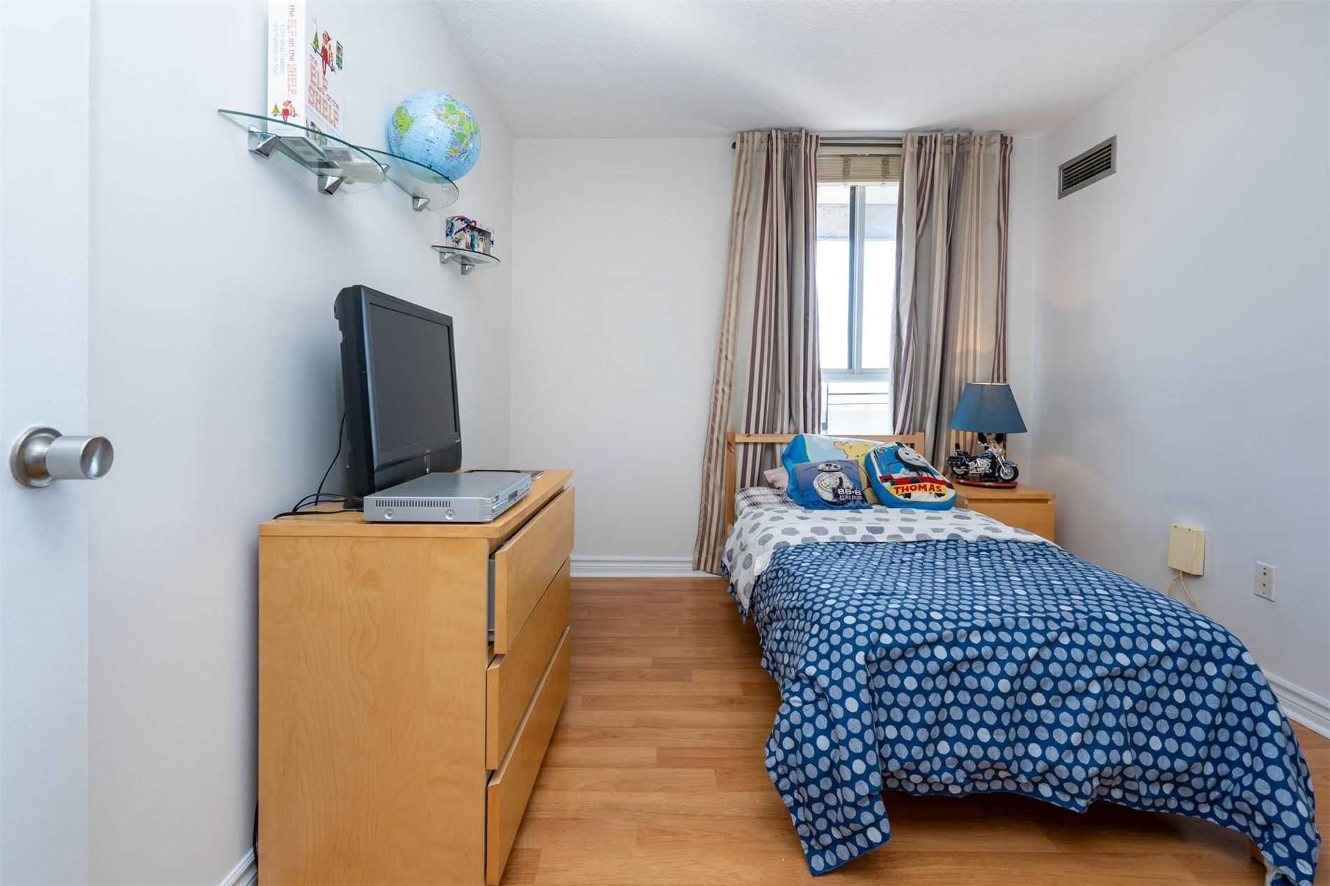 1300 Mississauga Valley Blvd, #1405