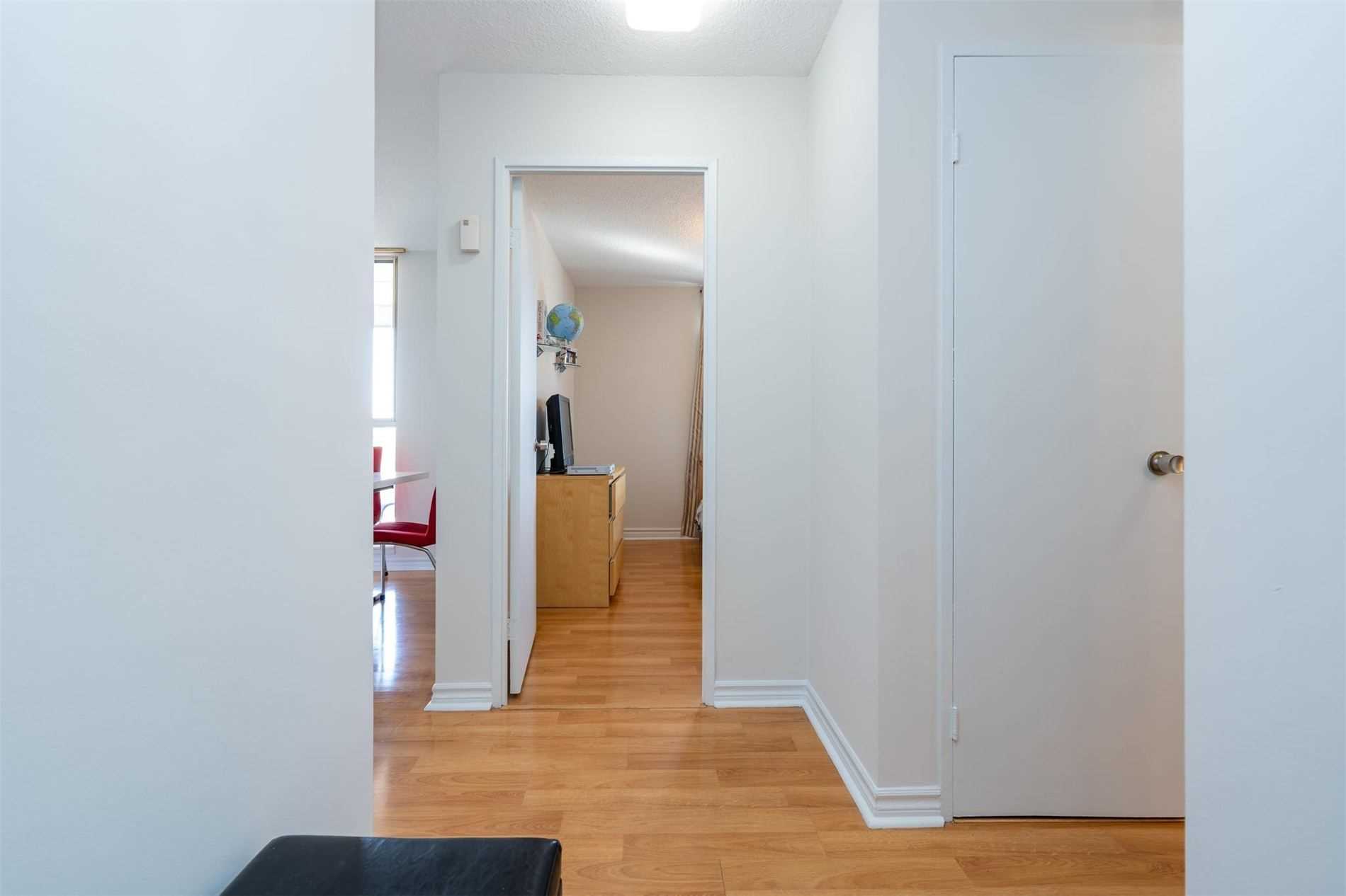 1300 Mississauga Valley Blvd, #1405